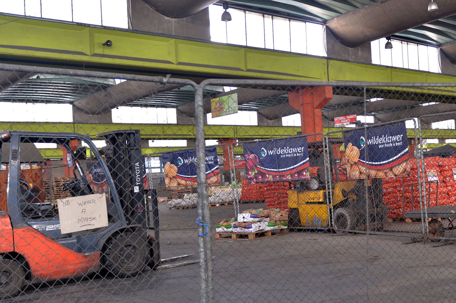 Gqeberha (Port Elizabeth) ,Eastern Cape. Nelson Mandela Bay . Stock photos of PE Market in Markman.
 12 August 2025 (Photo: Deon Ferreira)