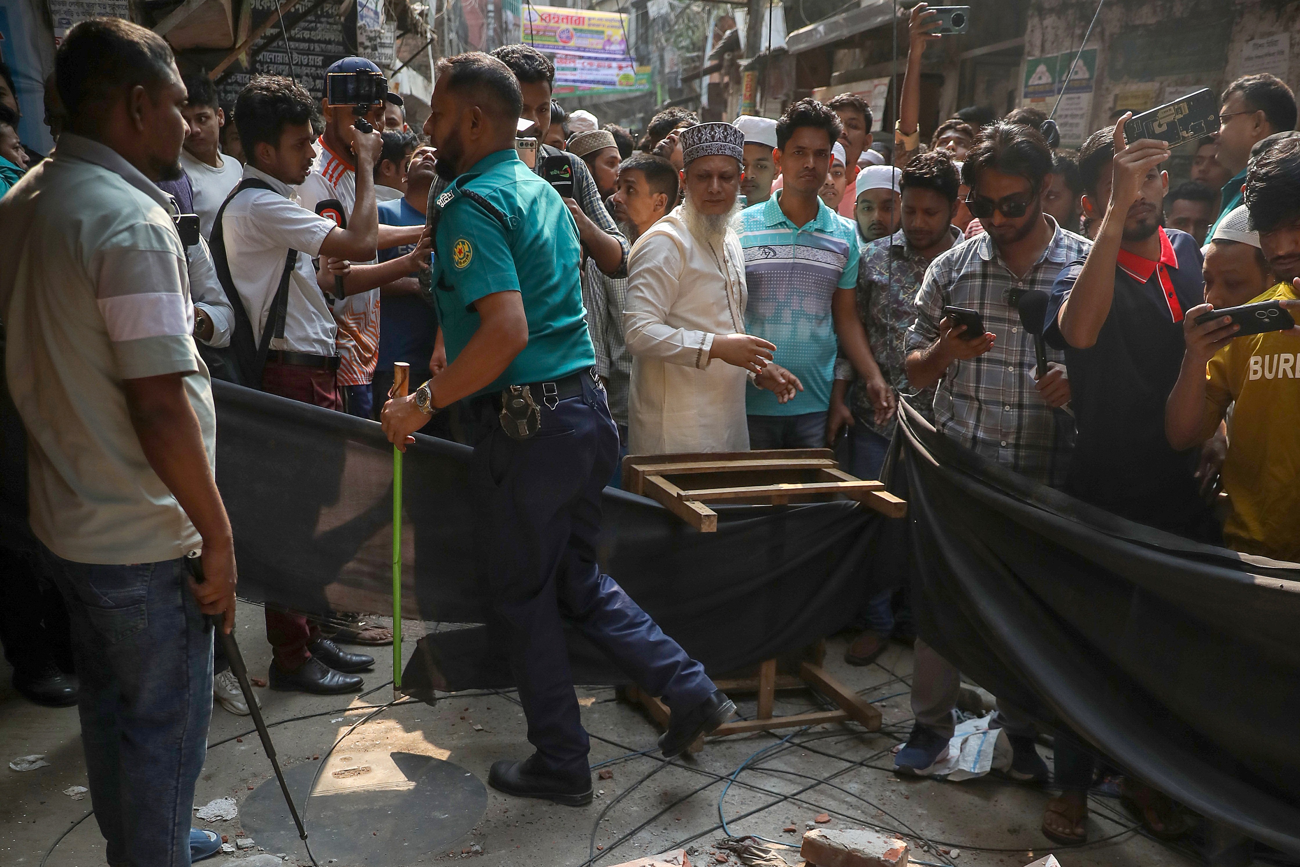 Earthquake jolts Bangladesh, killing five and injuring around 100