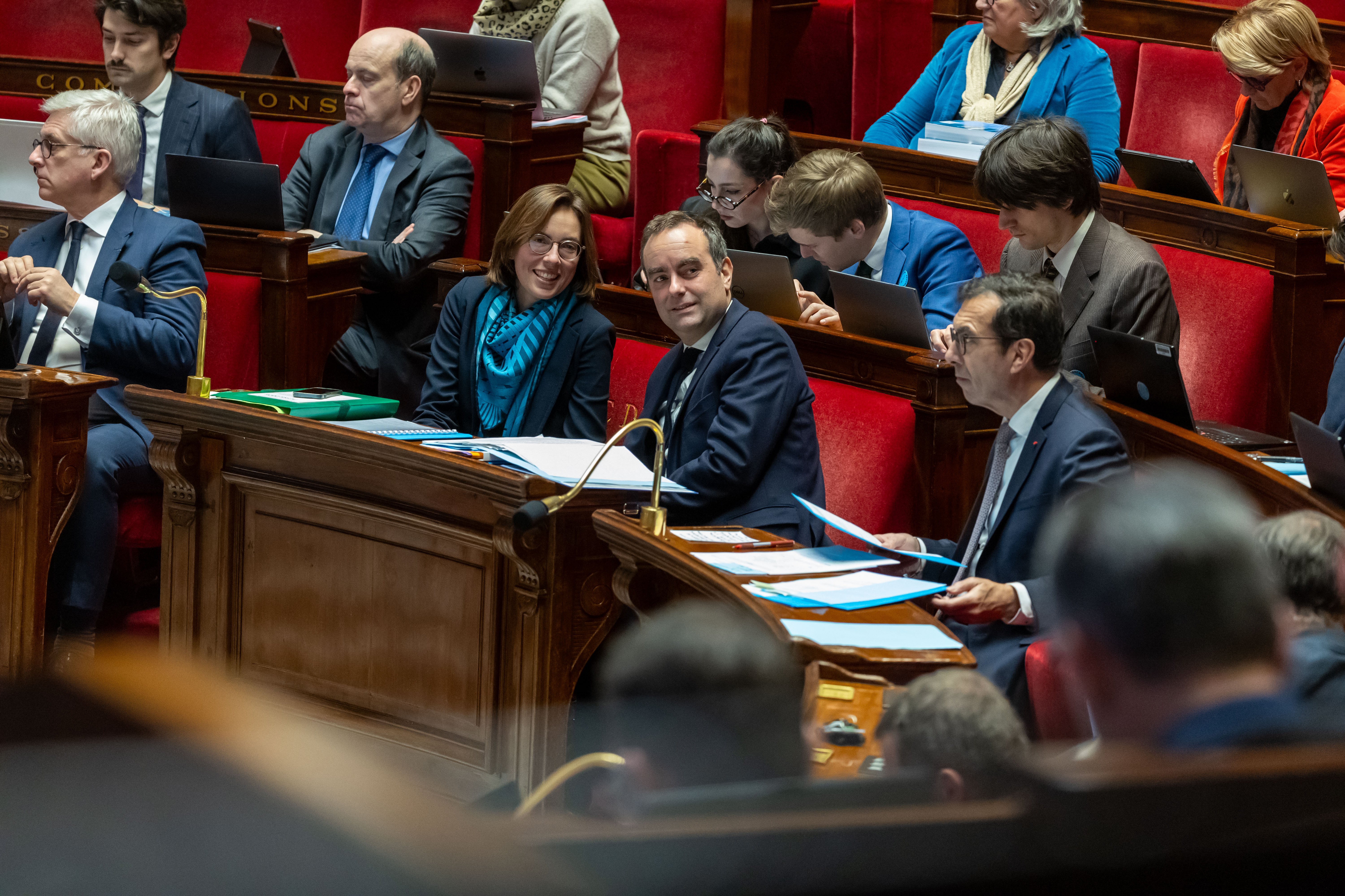 French PM makes concessions to save social security vote
