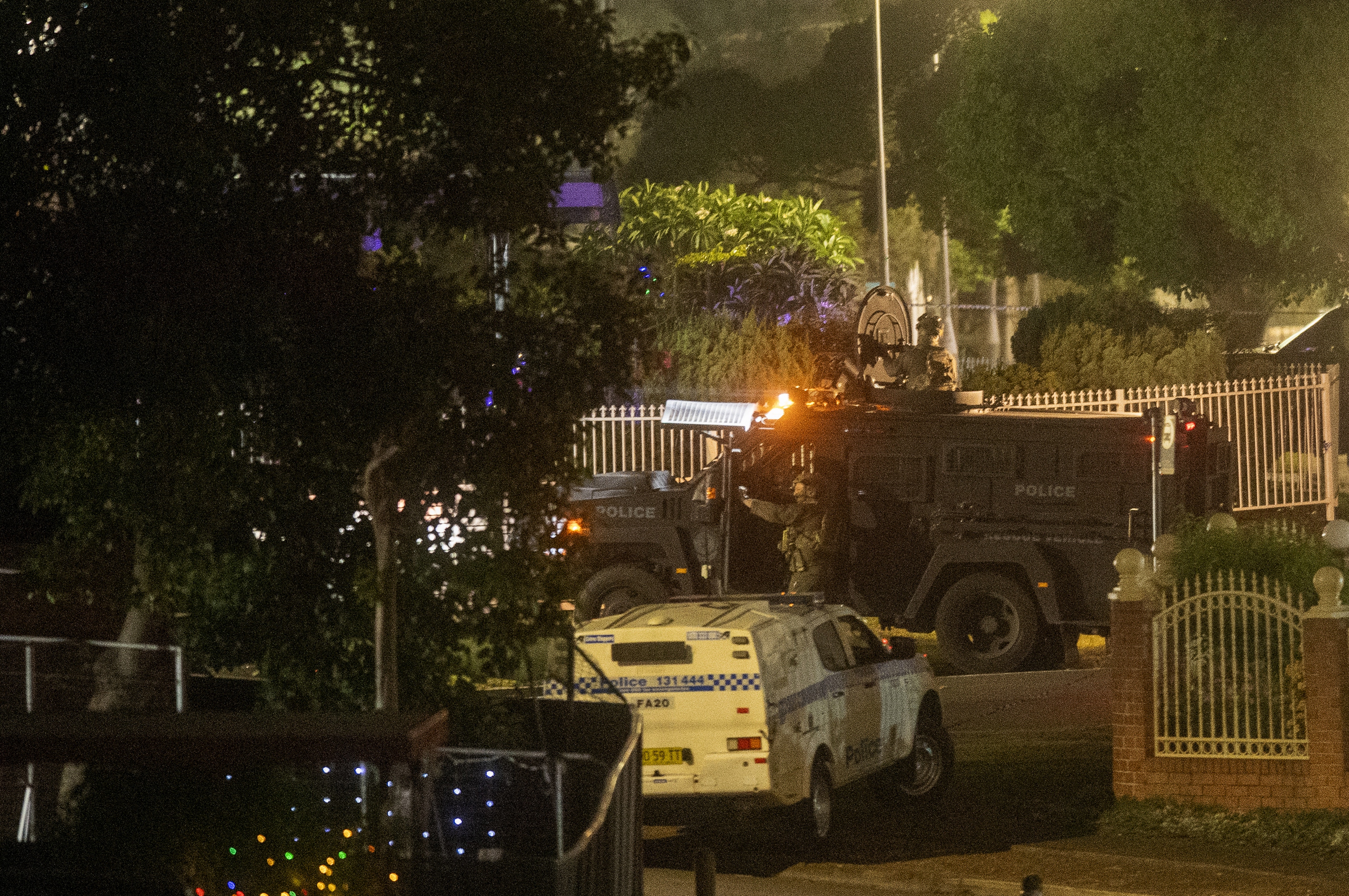 Ten killed, including one gunman, in shooting incident at Sydney's Bondi Beach