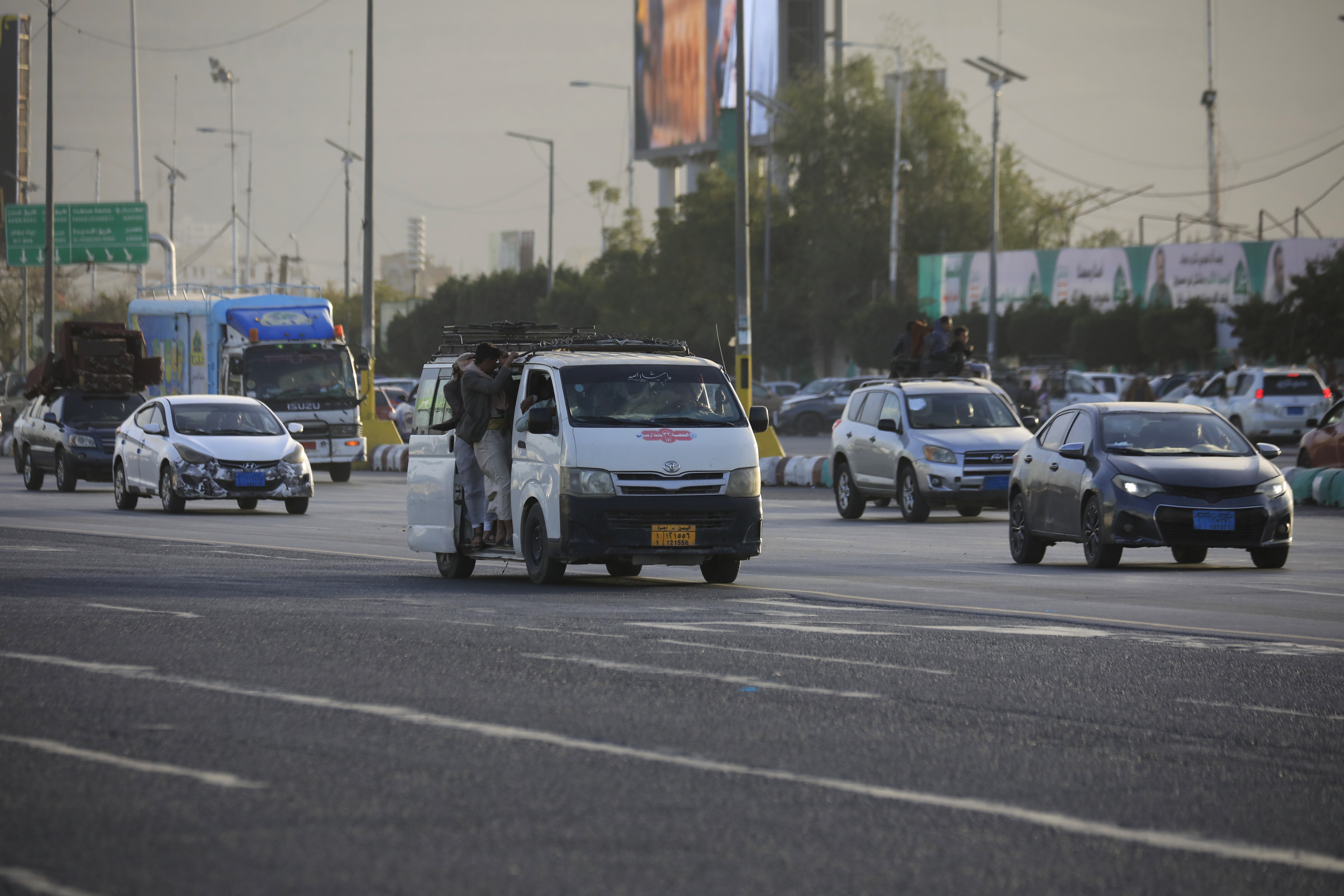 Vehicles drive in Sana'a, Yemen, 07 January 2026. While northern Yemen has remained under Houthi control since late 2014, the southern governorates of the country are currently gripped by an armed power struggle between the Saudi-backed government and southern separatists.  EPA/YAHYA ARHAB