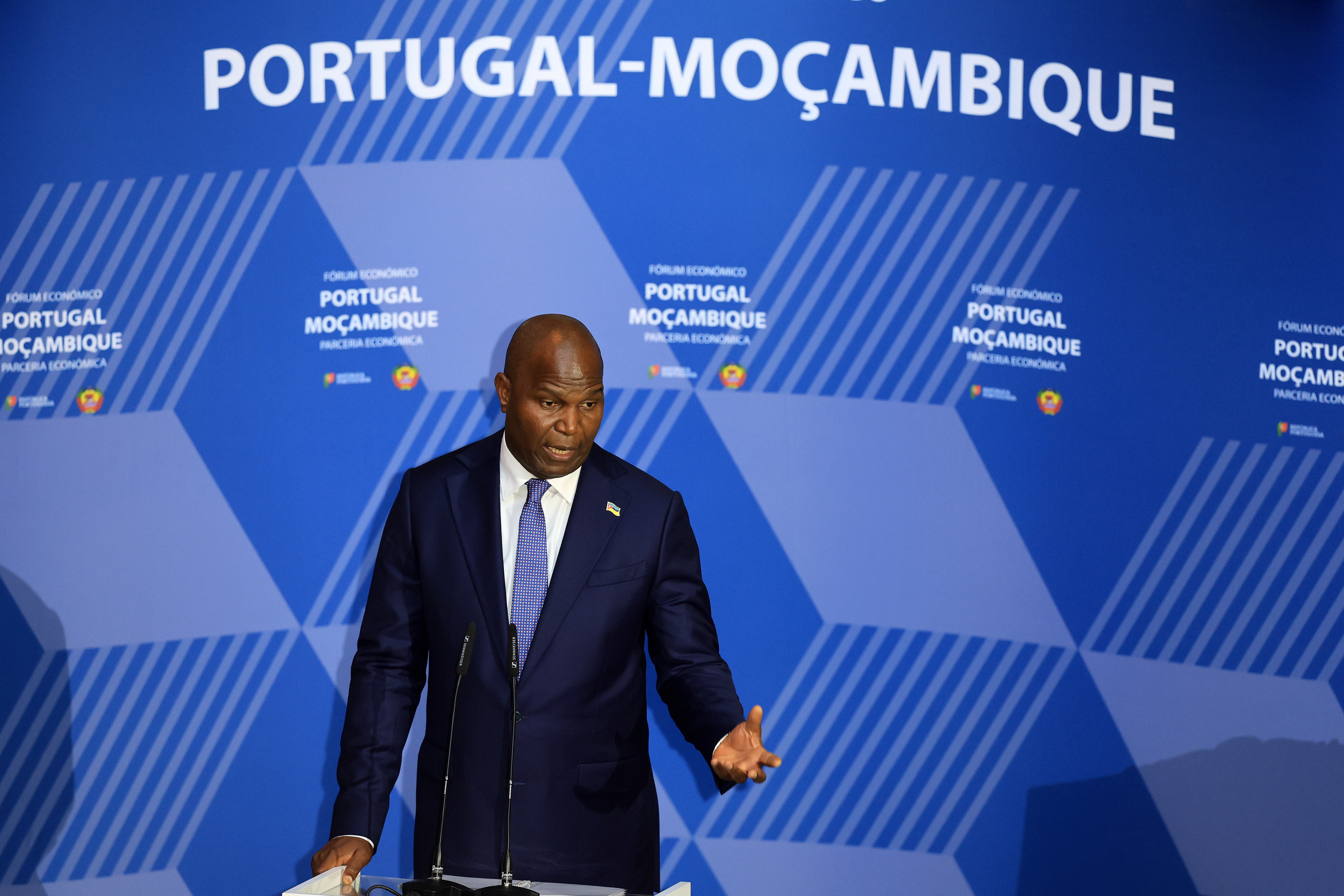 Mozambique's President Daniel Chapo delivers a speech during the sixth Portugal-Mozambique Bilateral Summit in Porto, Portugal, 09 December 2025.  EPA/ESTELA SILVA