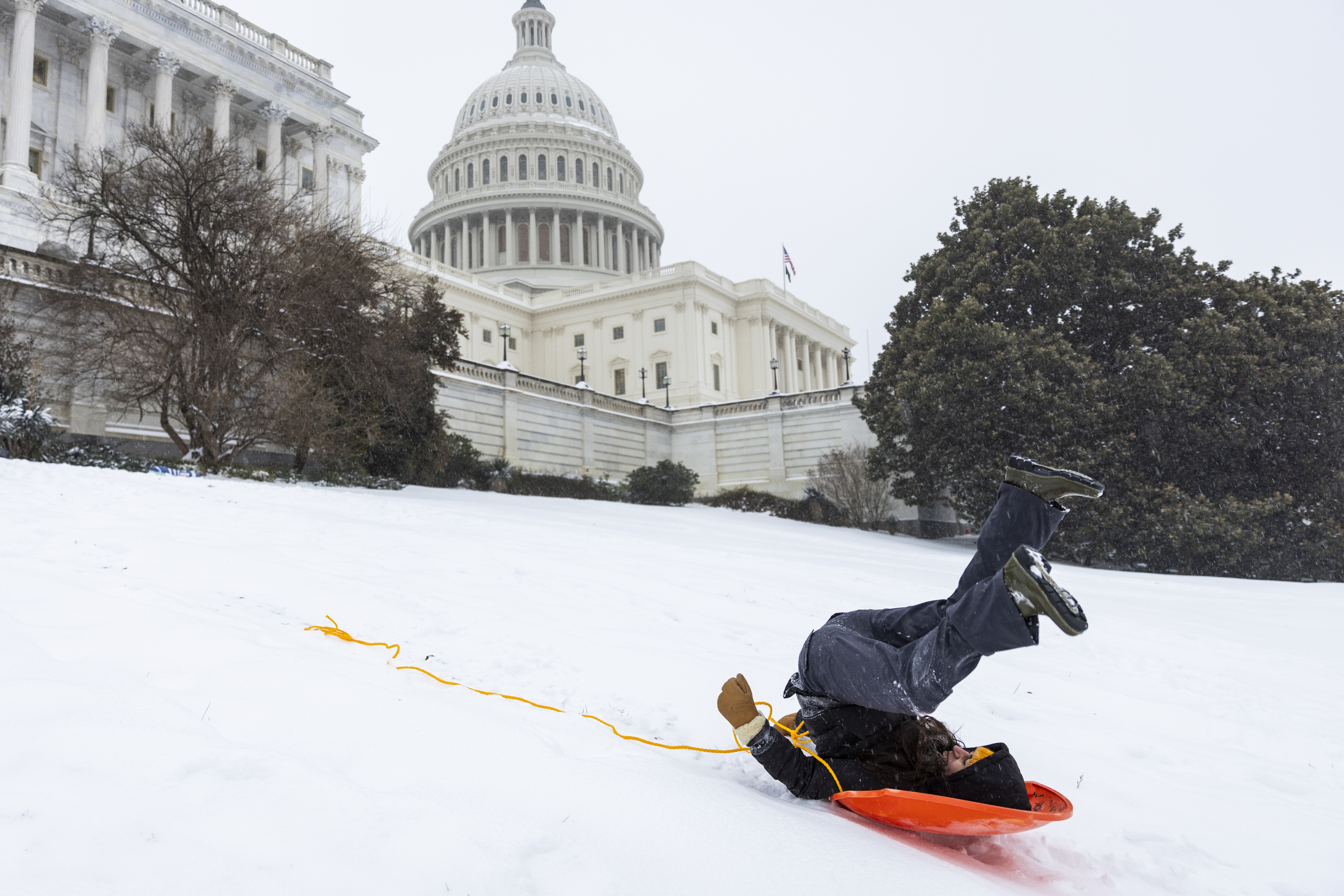 Winter storm hits Washington, DC