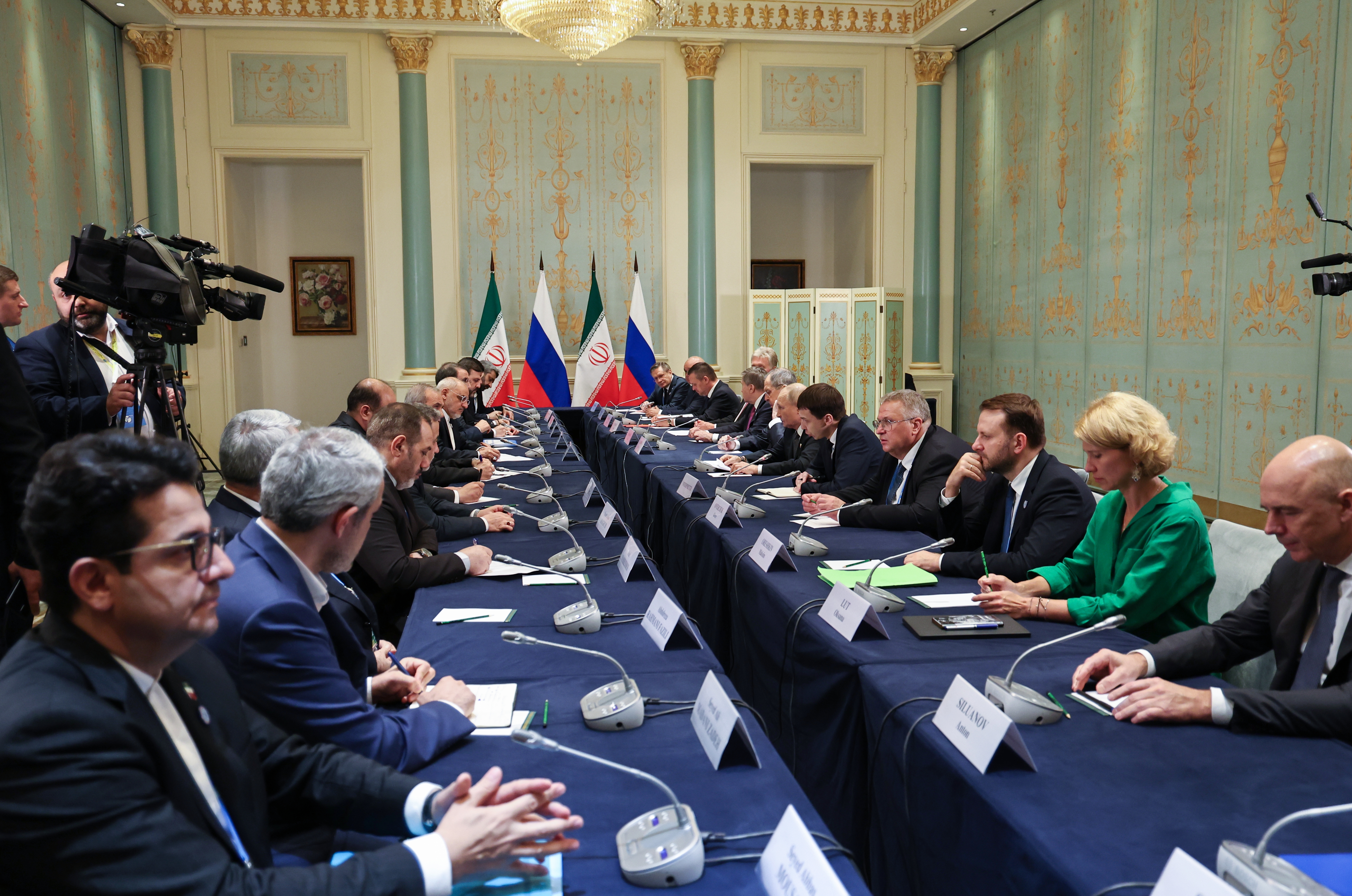 Iranian President Masoud Pezeshkian (6-L) and Russian President Vladimir Putin (6-R) attend a meeting on the sidelines of the Shanghai Cooperation Organisation (SCO) summit in Tianjin, China, 01 September 2025.  EPA/ALEXANDER KAZAKOV / SPUTNIK / KREMLIN POOL MANDATORY CREDIT