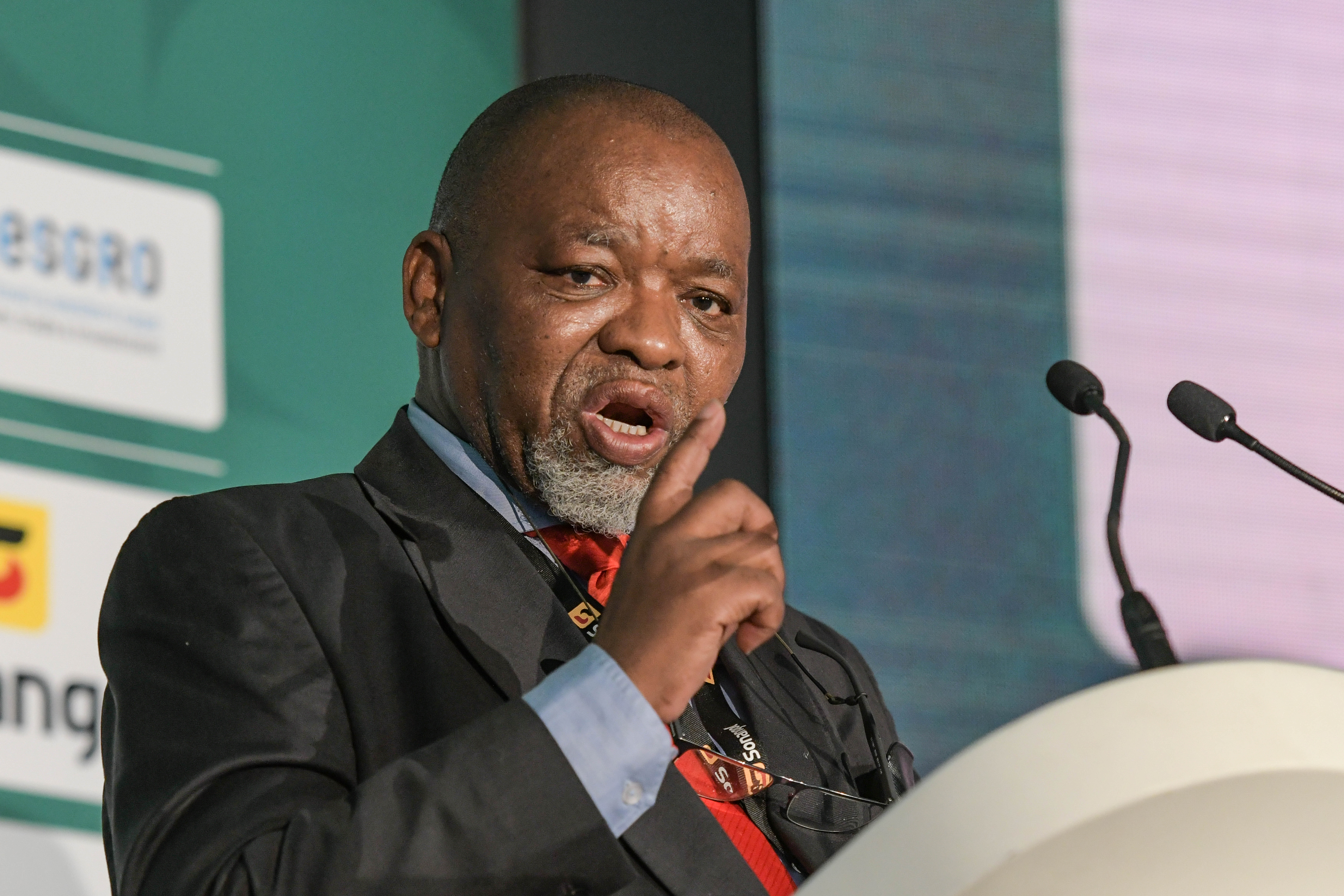 P4 Lindsey Oil crisis