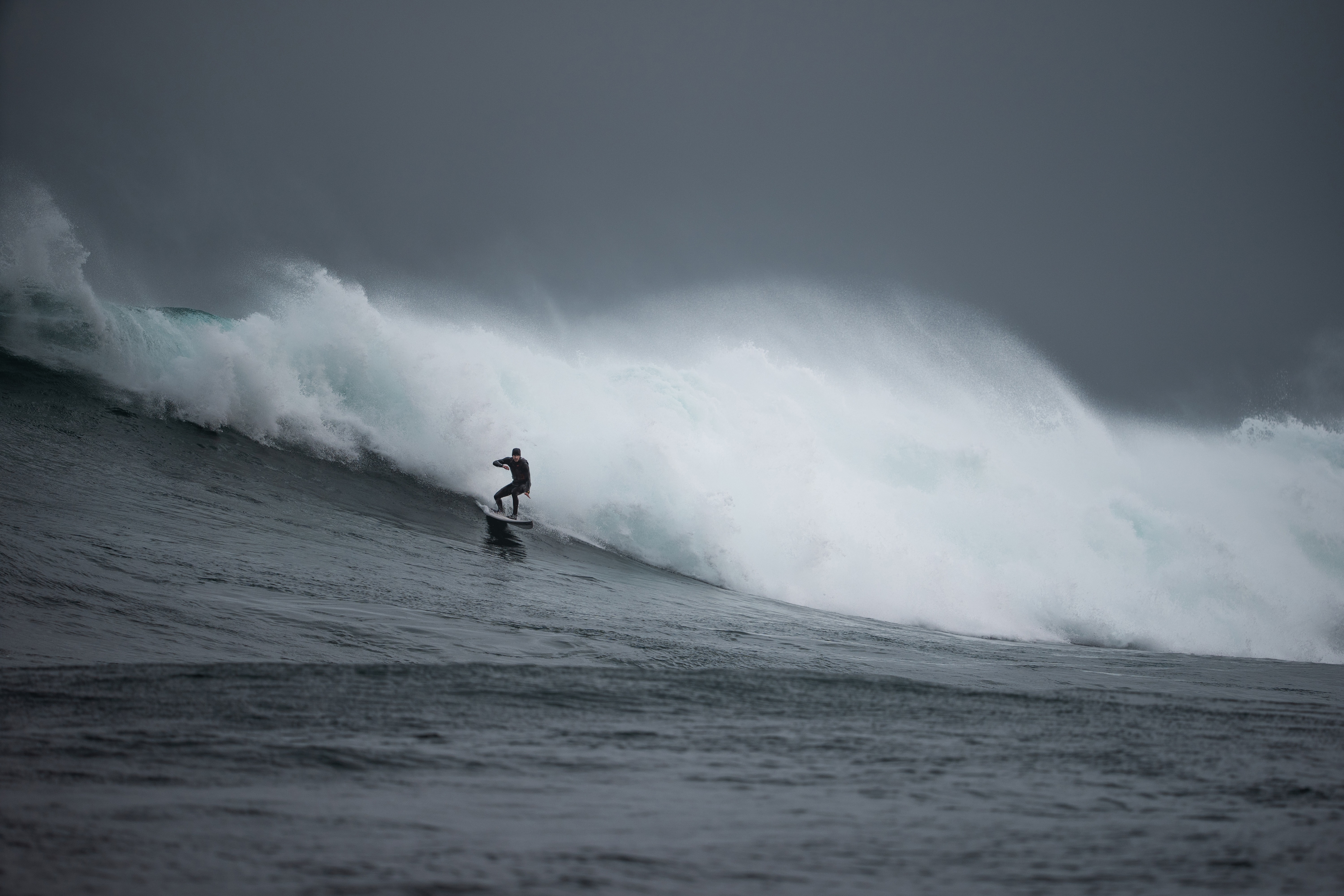 Dungeons, Cape Town’s renowned big wave, drew surfers nationwide last Thursday, offering both veterans and newcomers a thrilling experience. (Gunnar-Dungeons)