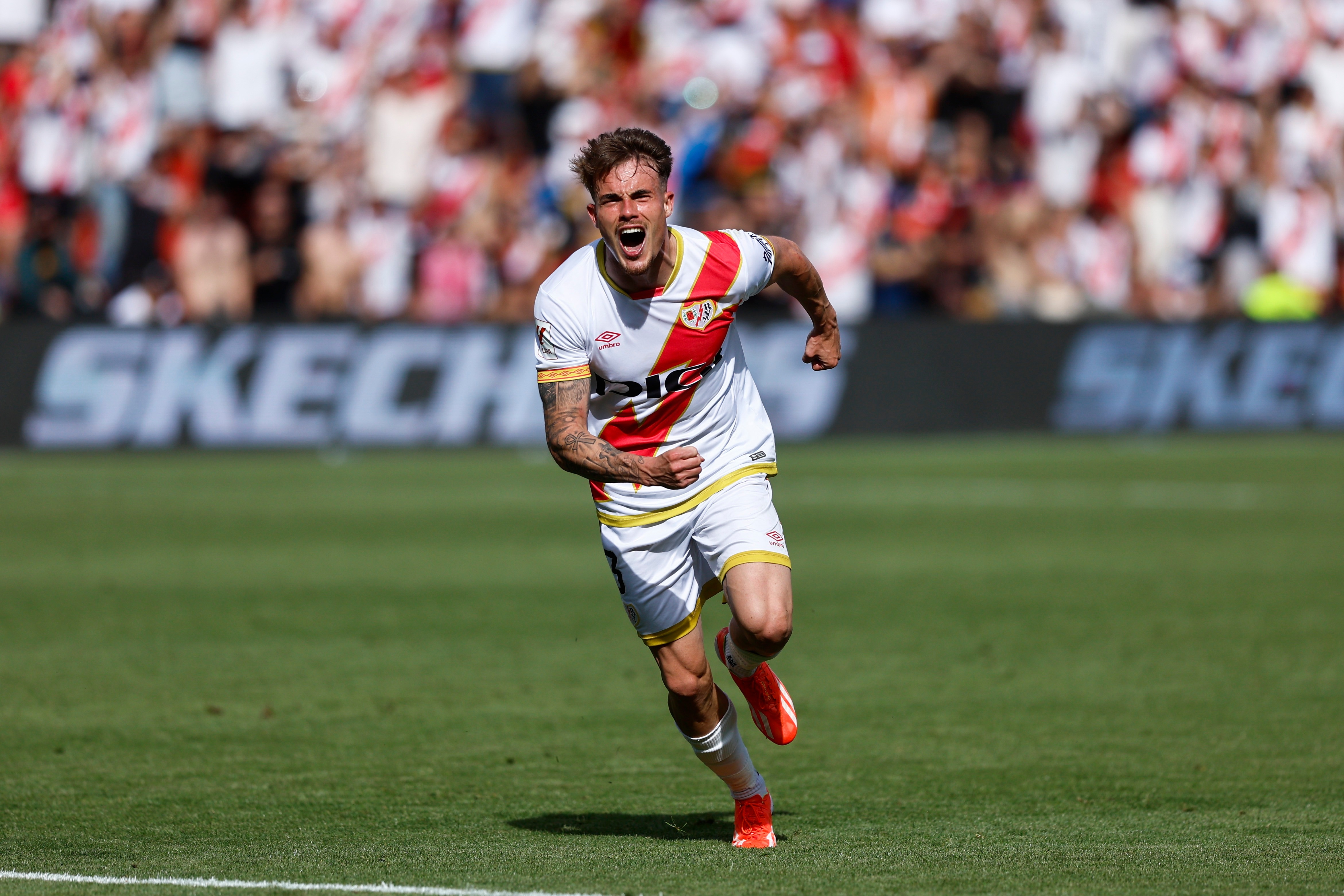 Chelsea complete signing of Rayo Vallecano left-back Pep Chavarria