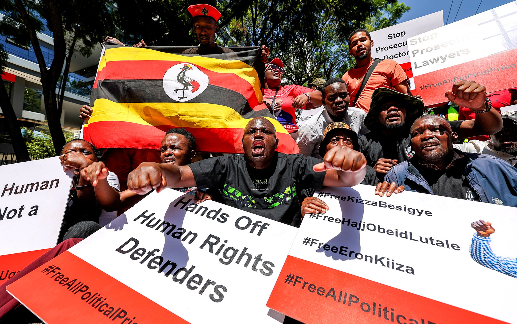 peterfab--Besigye- seriously ill