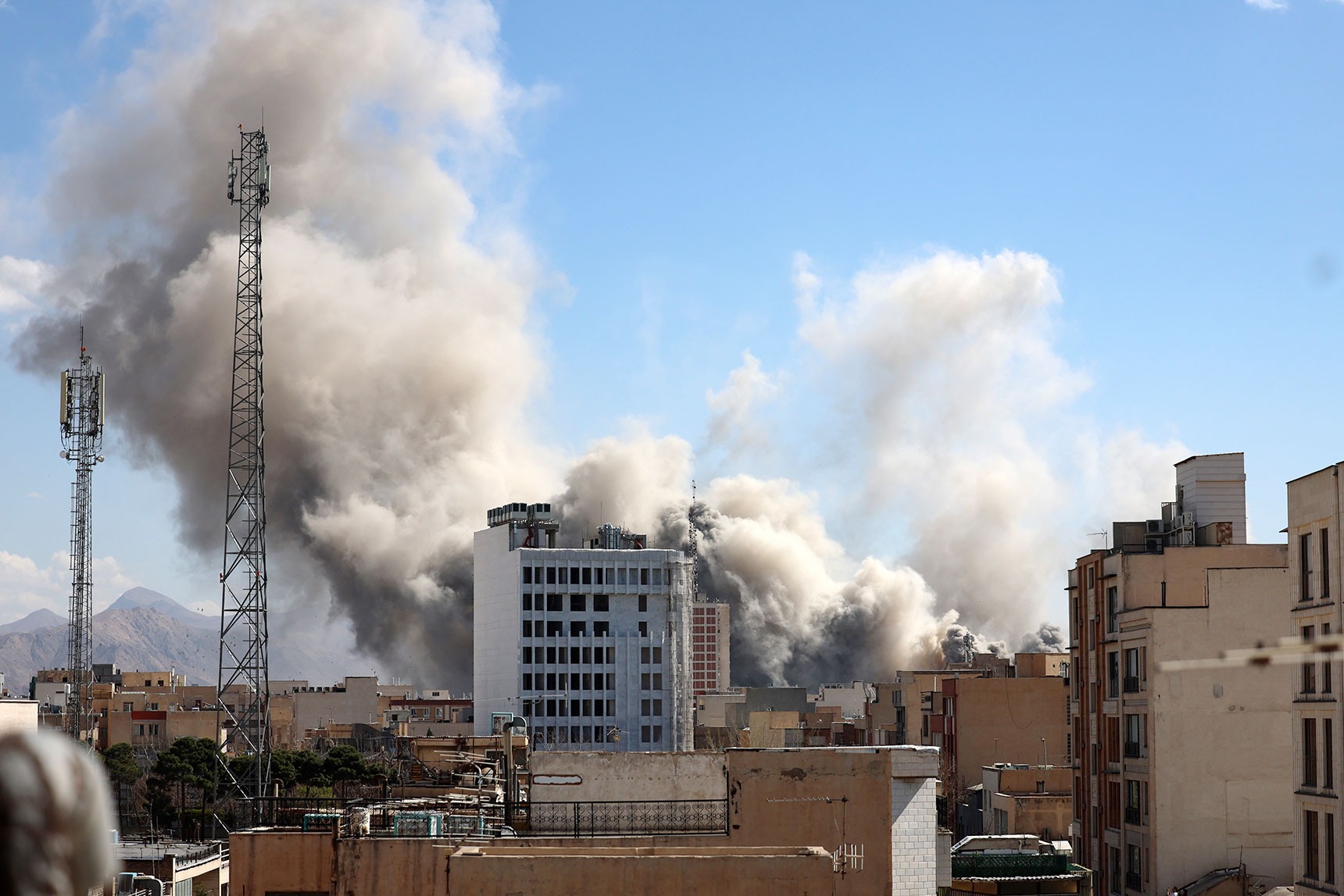 new US/Israeli, Iranian missile exchanges, Ayatollah Khamenei killed