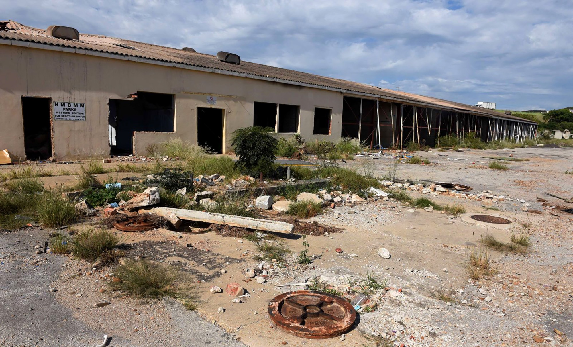 The Nelson Mandela Bay roads and stormwater depot has been abandoned after it was vandalised, looted and torched by criminals. (Photo: Deon Ferreira) 