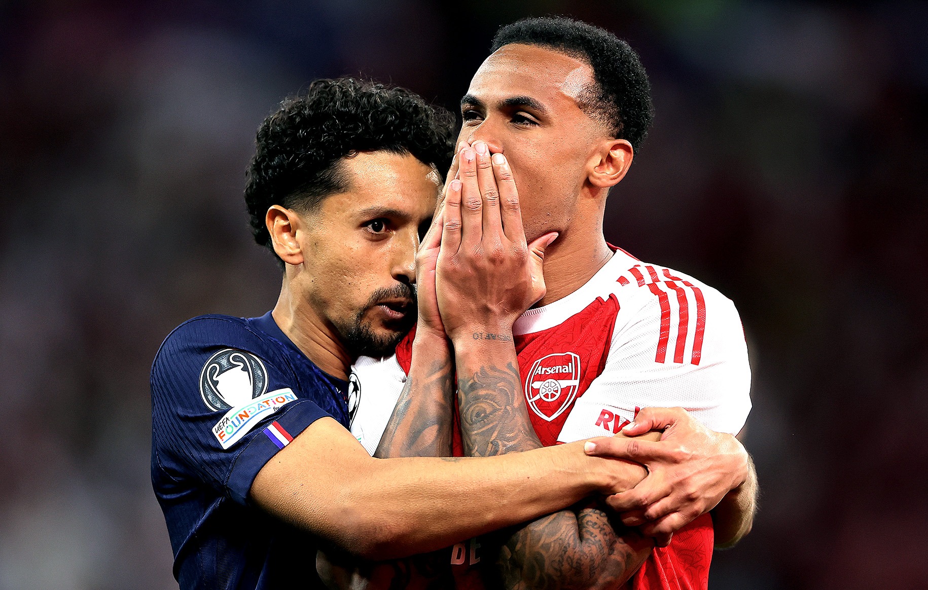 Soccer-Arsenal foiled