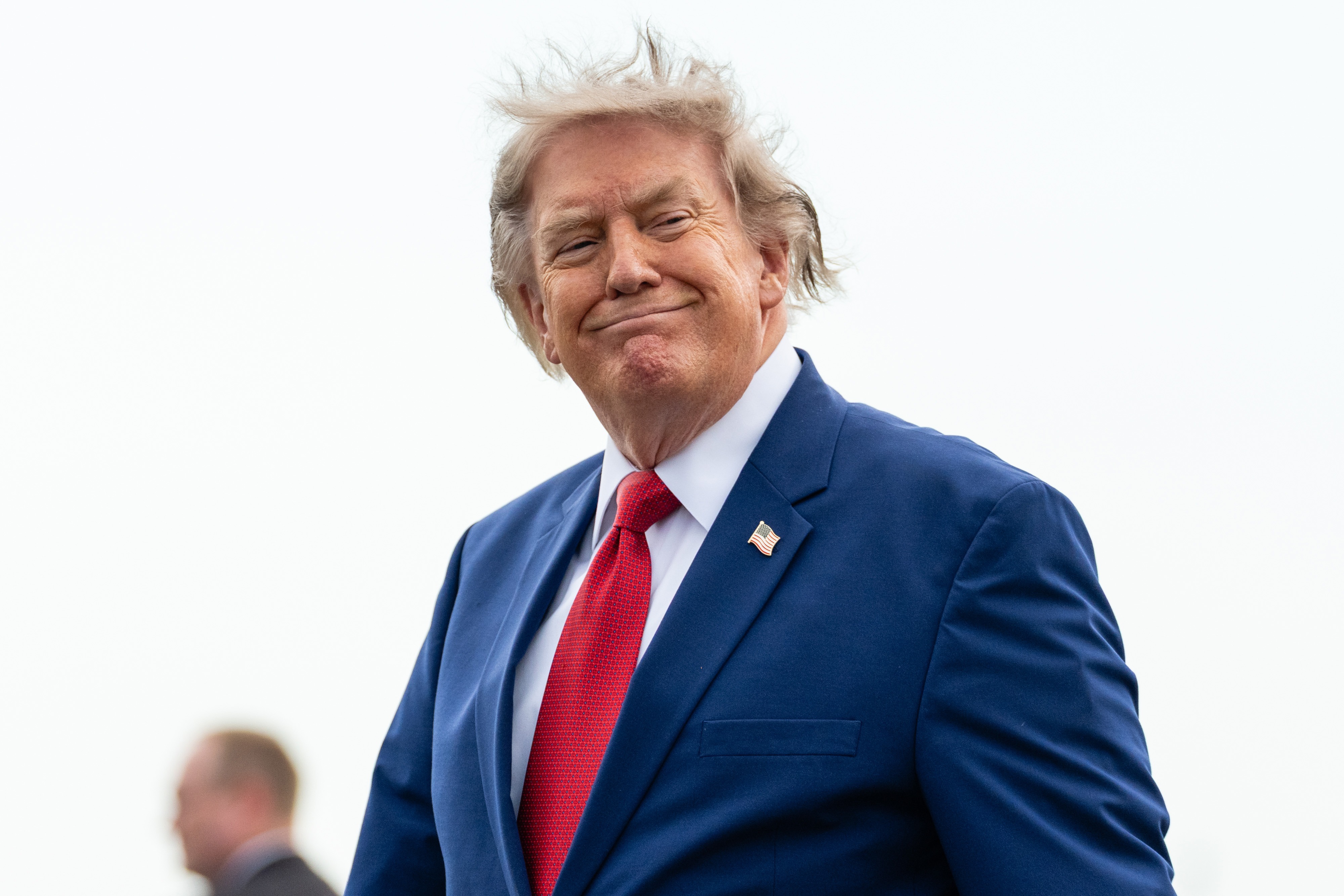 Trump signs memo expanding federal cyber tools against transnational criminal groups