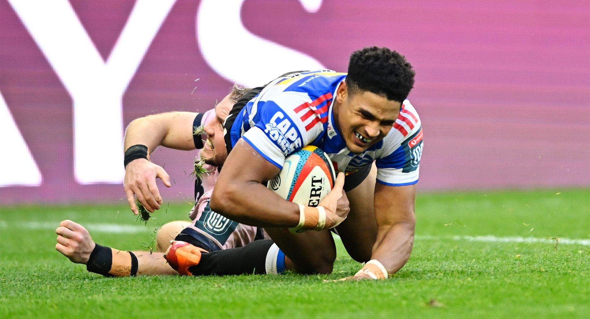 Springbok flyhalf Sacha Feinberg-Mngomezulu faces a lengthy injury setback following a tackle in the Stormers’ URC quarterfinal win, potentially sidelining him for months.