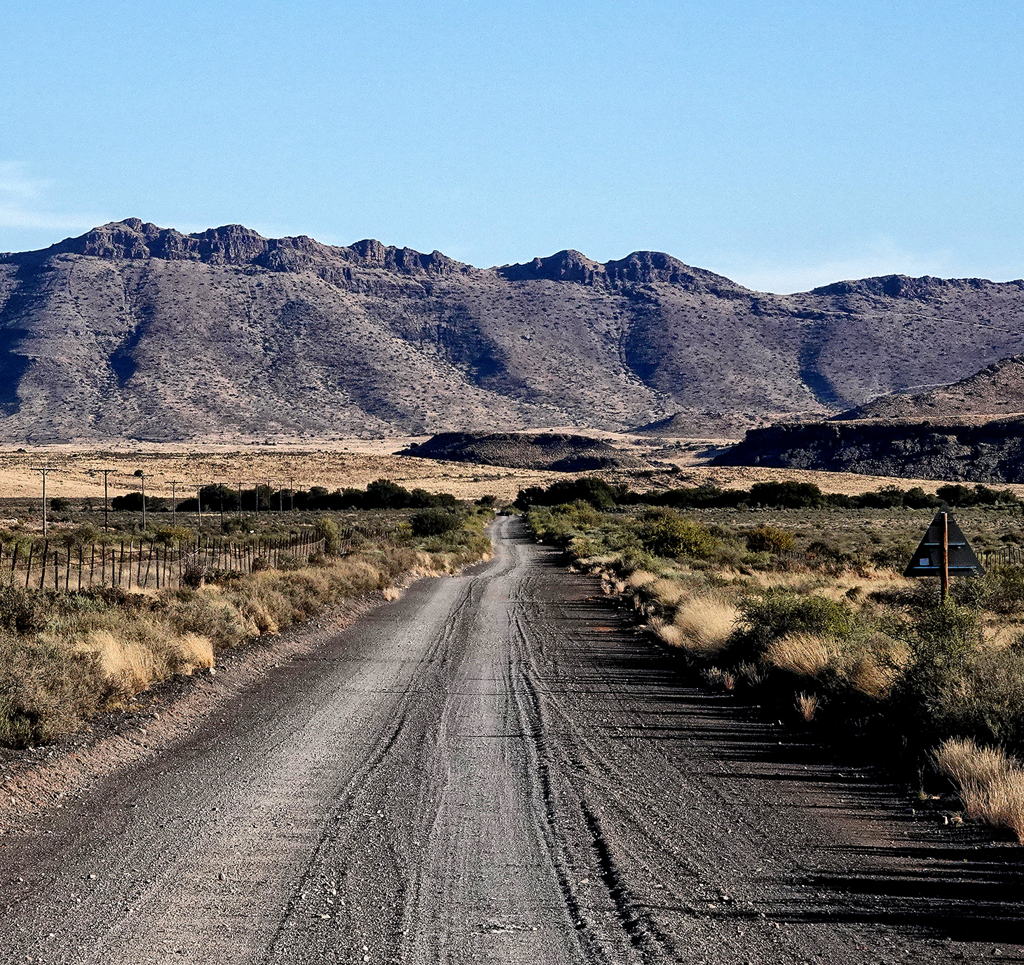 Karoo travelling season — wool boom biz, Kalahari car drops and Sandstone steam