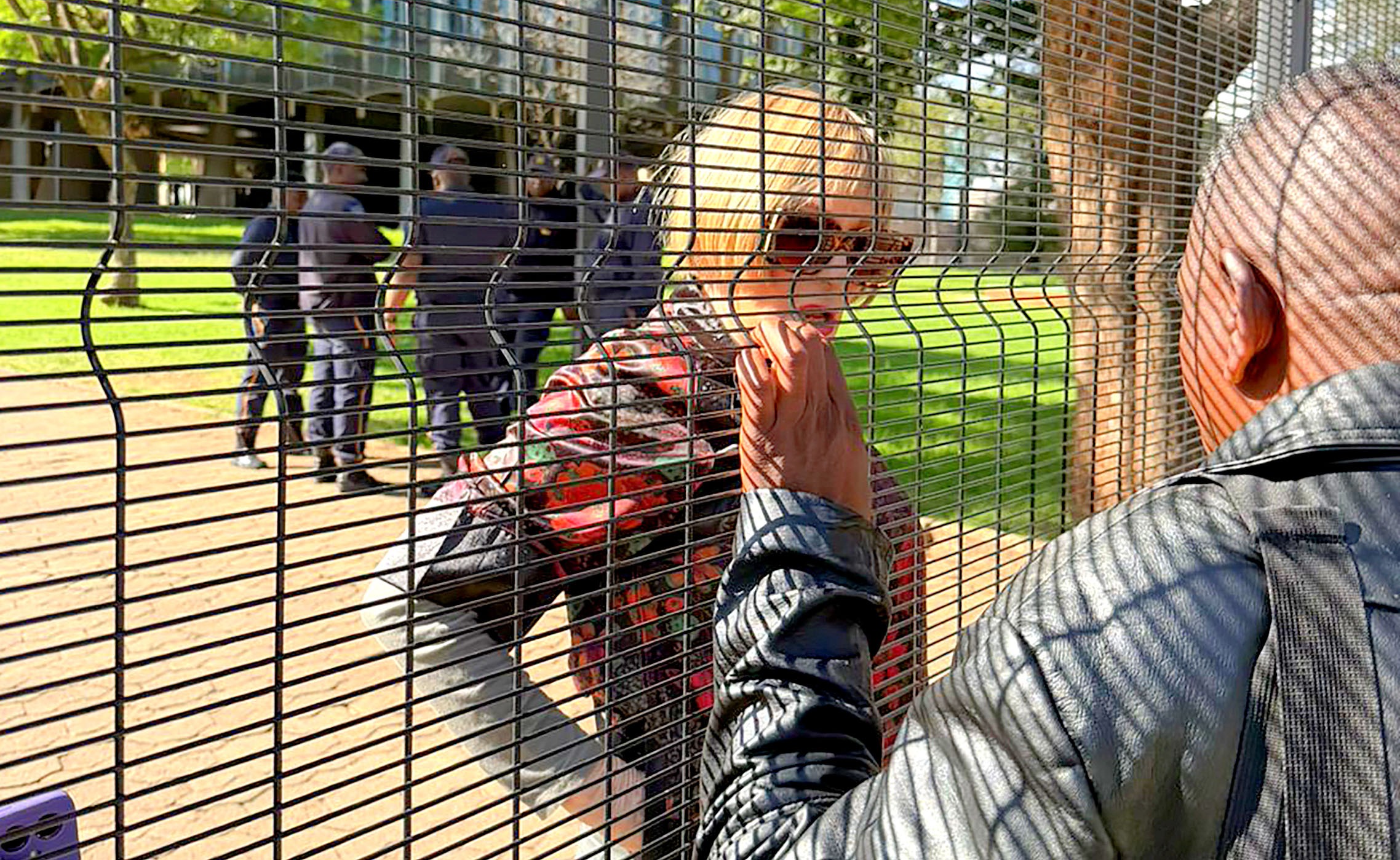 Zille ‘chased’ by Metro Centre guards as civil society demands answers on planning records