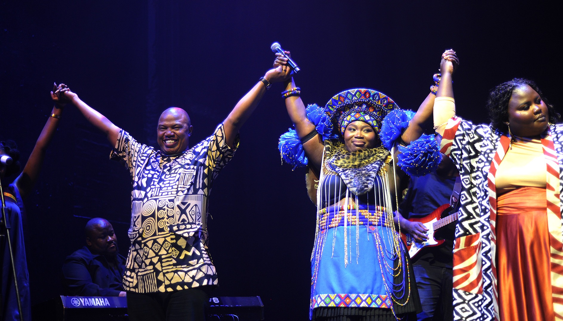 Zawadi YaMungu and The Soil bid the audience adieu after the night’s performances. (Photo: Cebelihle Mbuyisa)