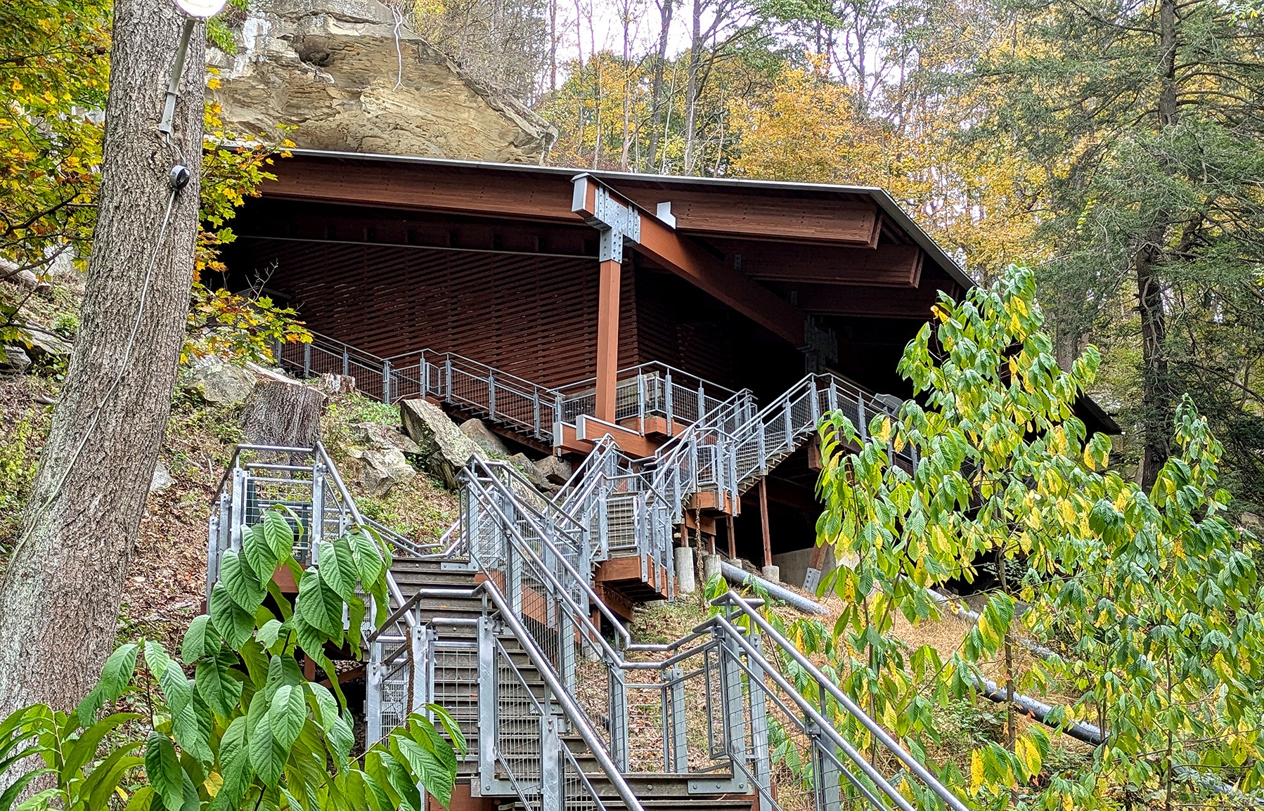 Meadowcroft Rockshelter, just west of today’s Pittsburgh in the US. To reach the site today, visitors ascend a wide staircase. (Photo: Glen Retief)