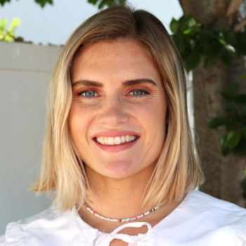 Anya Hollands