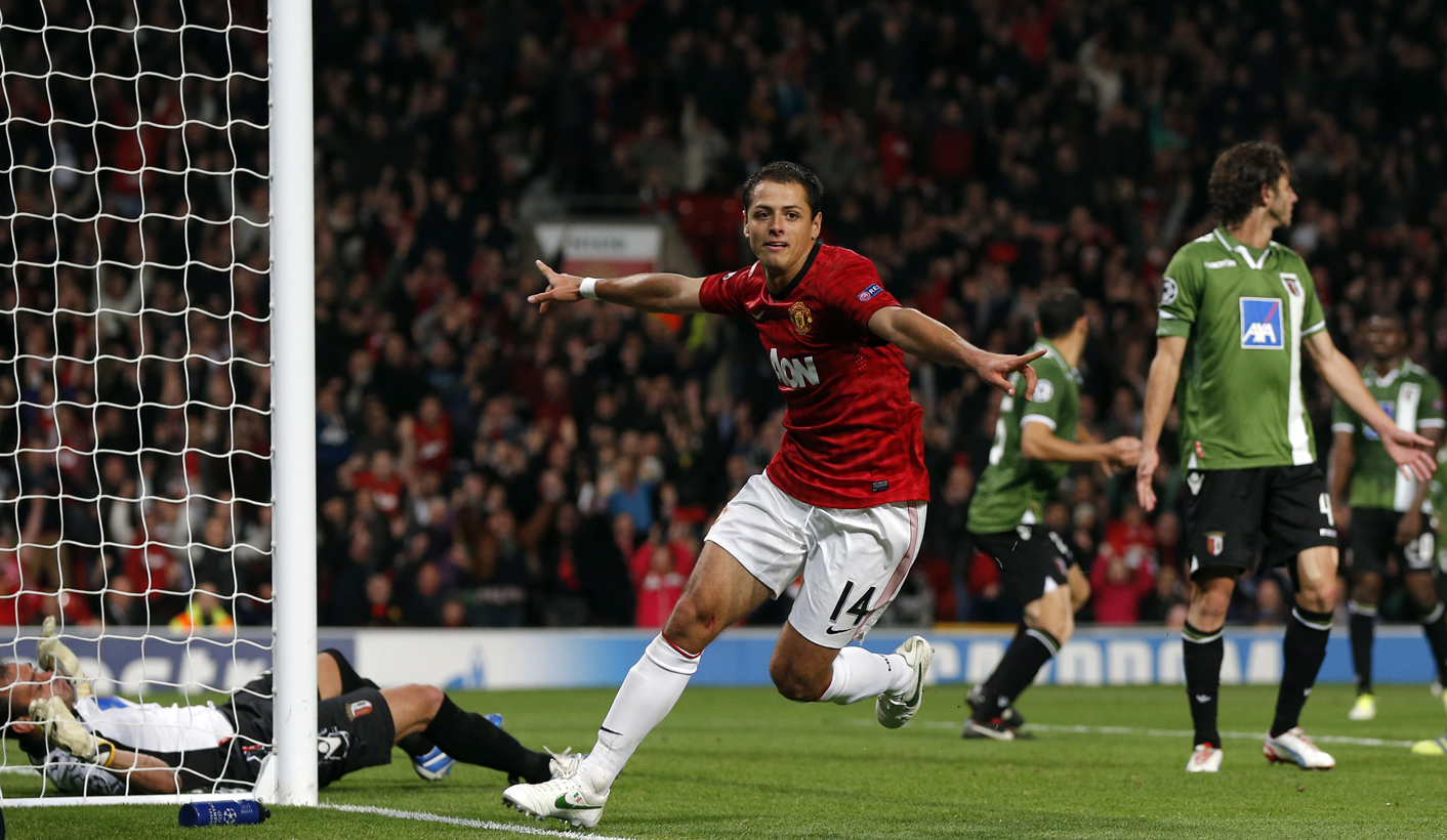 Soccer: Hernandez double sparks fine United comeback