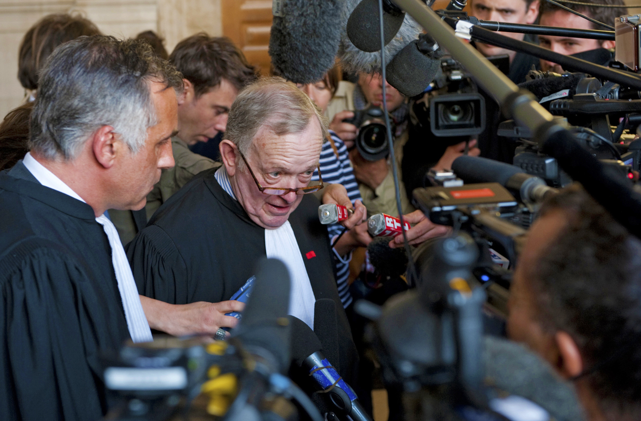 28 April: Former Panama dictator Noriega sees inside of French jail