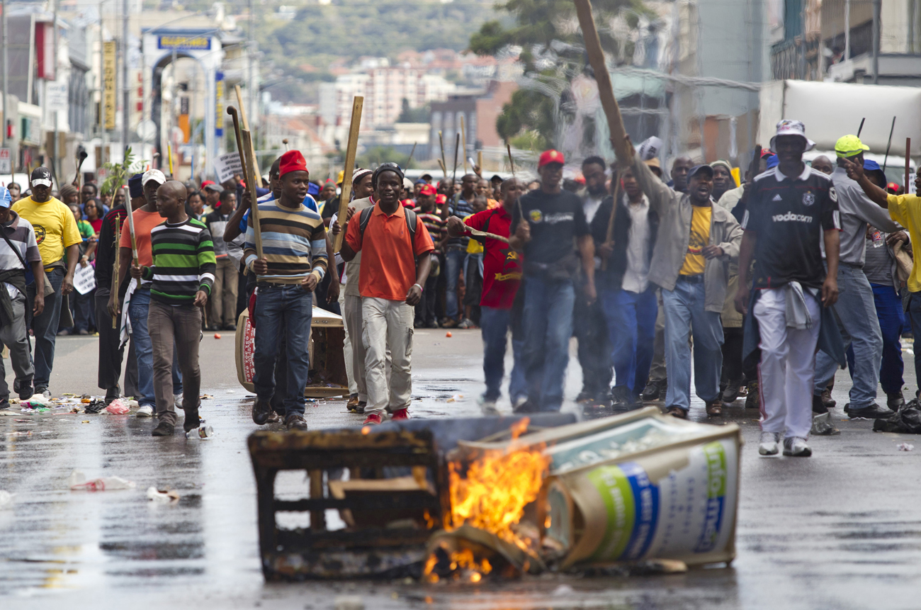 Municipal union bargains on bigger numbers