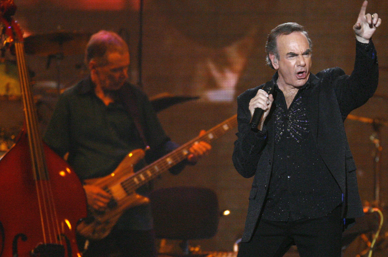 Diamond performs medley of his songs at 2009 MusiCares Person of the Year gala in Los Angeles