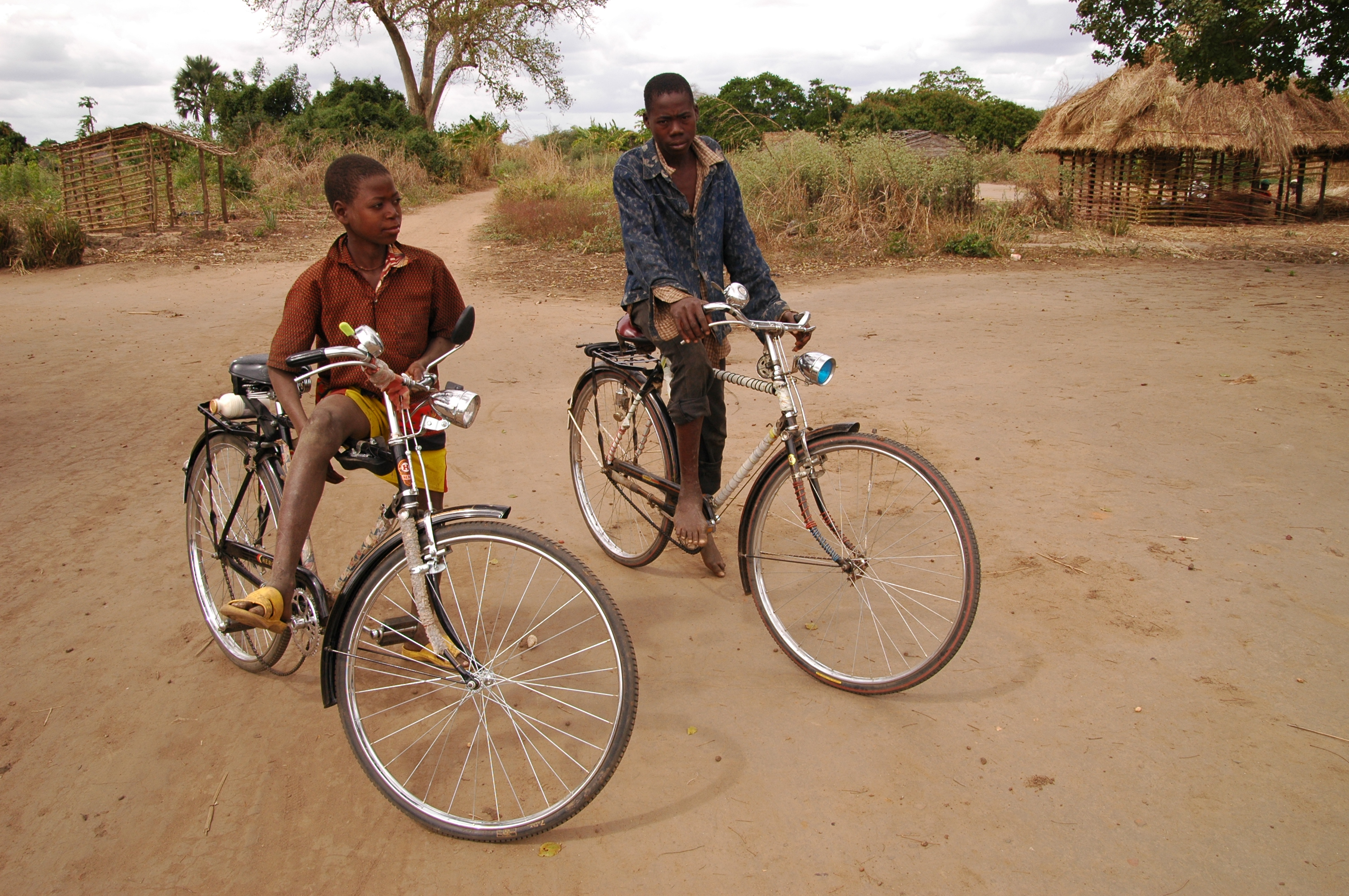 1Bicycles were unbheard of in the villages around Gorongosa before the restoration project began.JPG (angusbegg)
