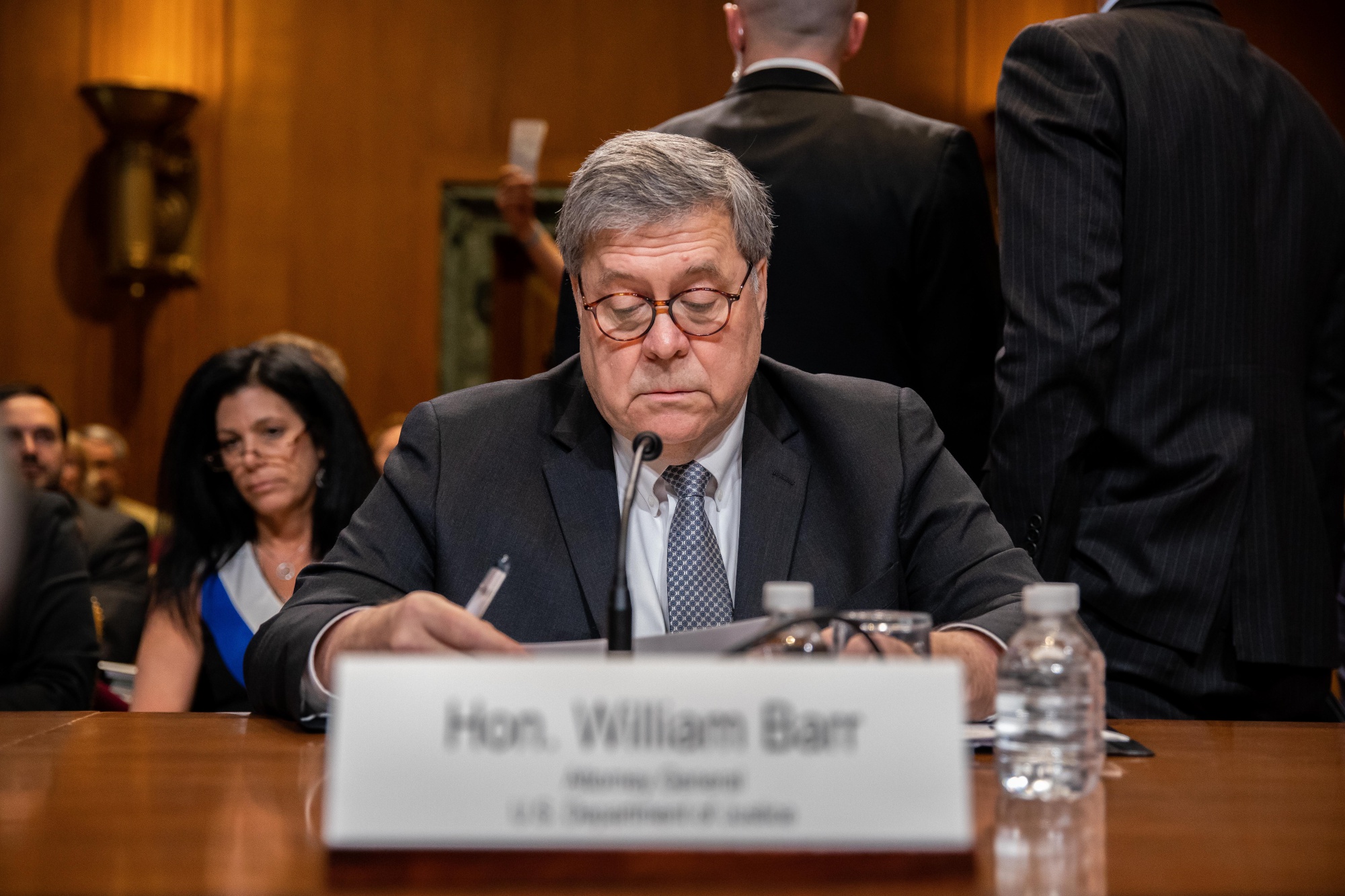 Venezuelans Hand Amnesty Message as Maduro Speaks From Fort