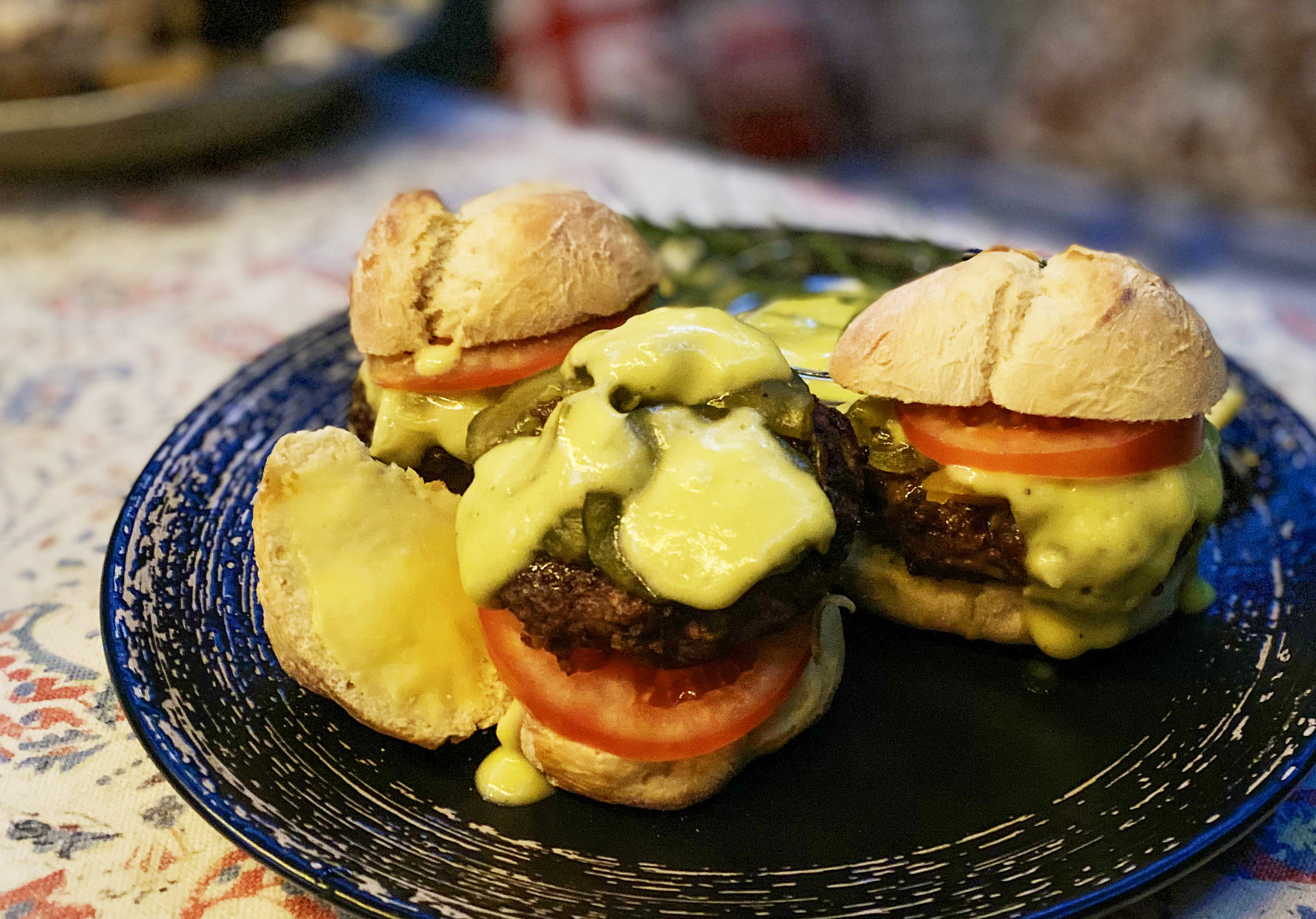Lekker Brekker Monday: Zesty burger patties
