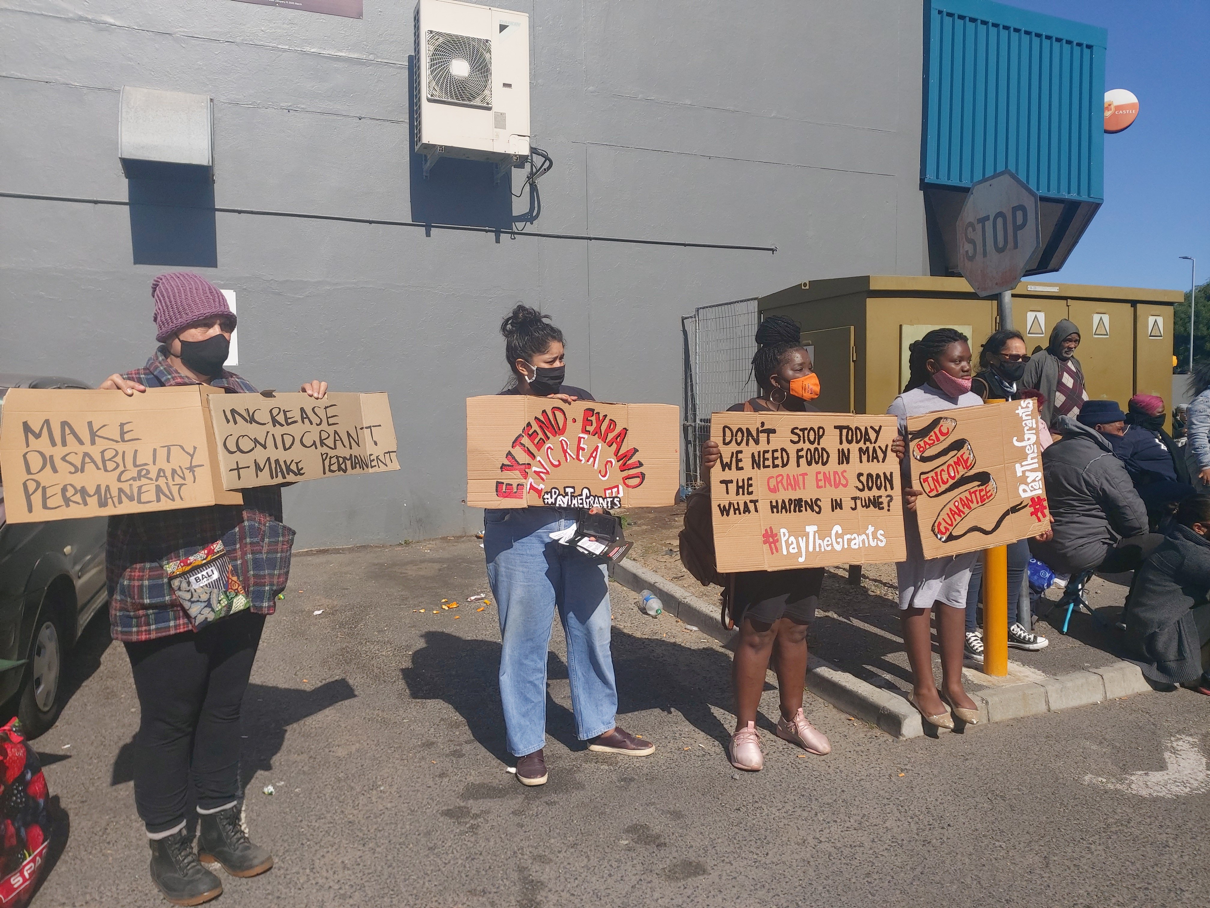 Long queues at Post Offices as activists picket for Covid-19 grant extension