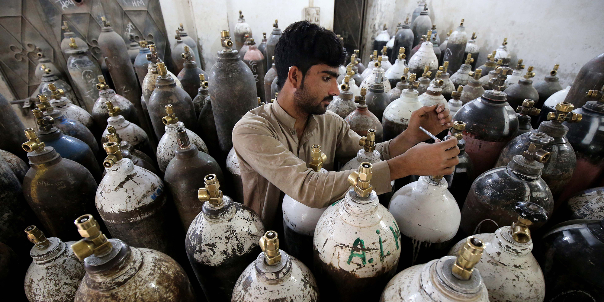 Bloomberg-Global-Update5/5 option 3