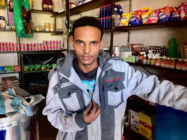 Immigrant spaza shop owners accuse police of stealing their cash in Diepsloot raids