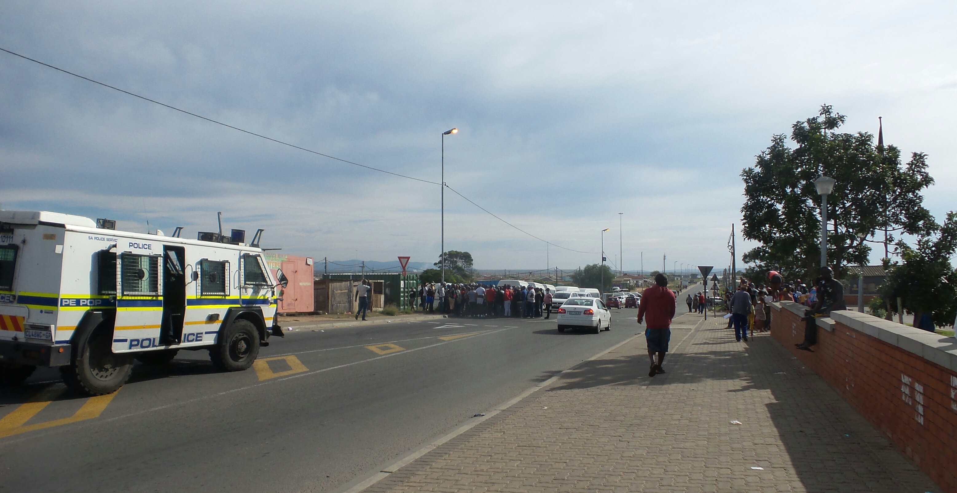 Mayor calls for army to end violent Gqeberha taxi strike