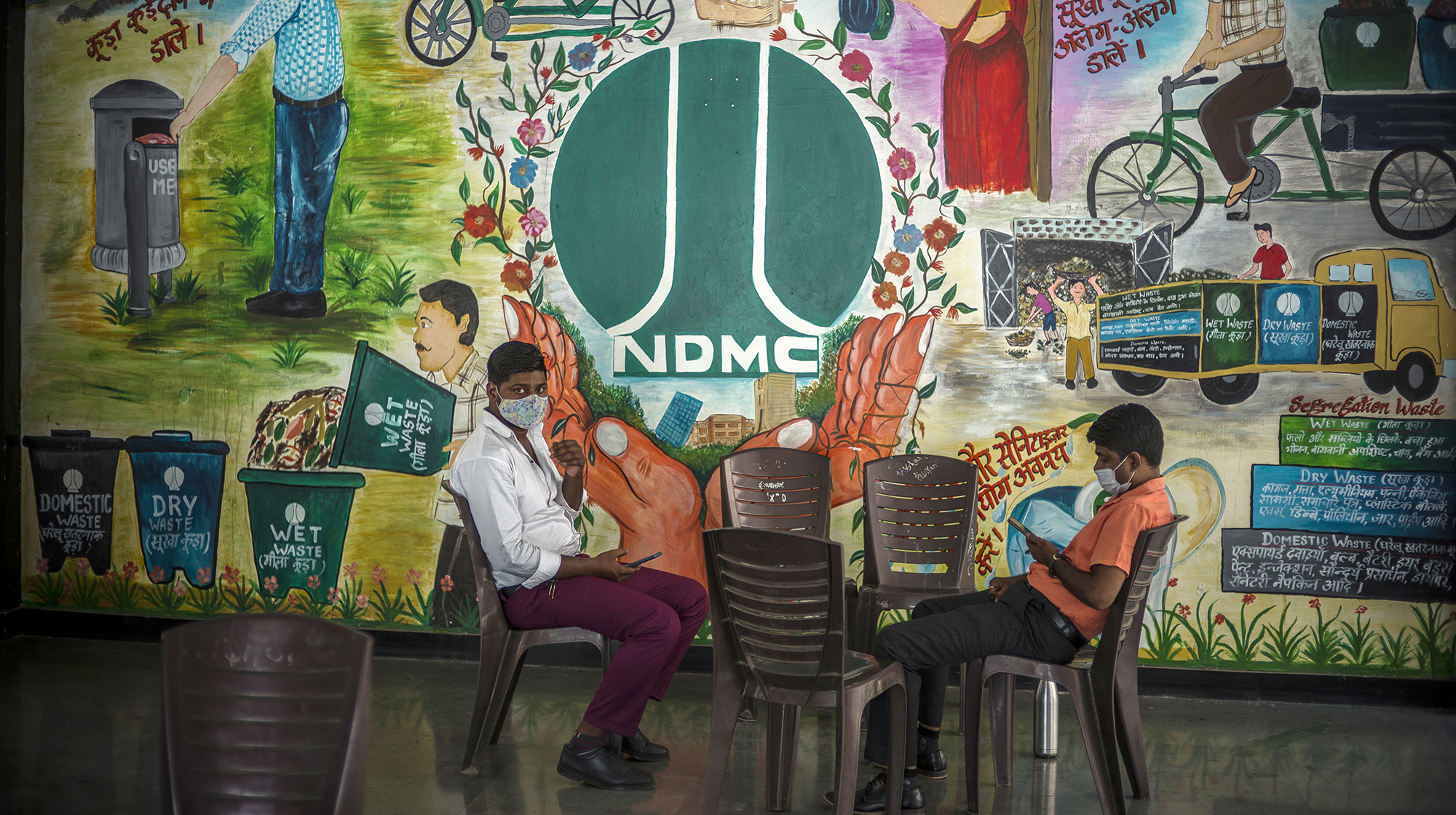 India begins inoculating all adults with free shots