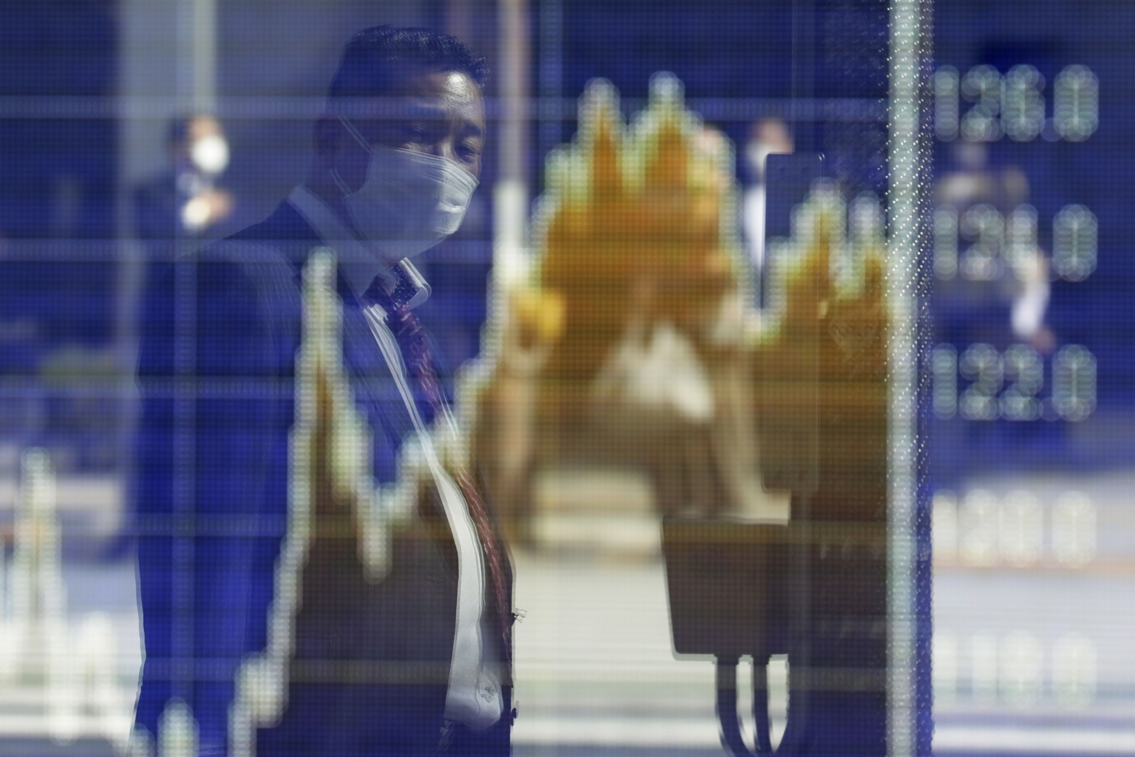 Japans Topix Set for Lowest Close Since August on Europe Woes