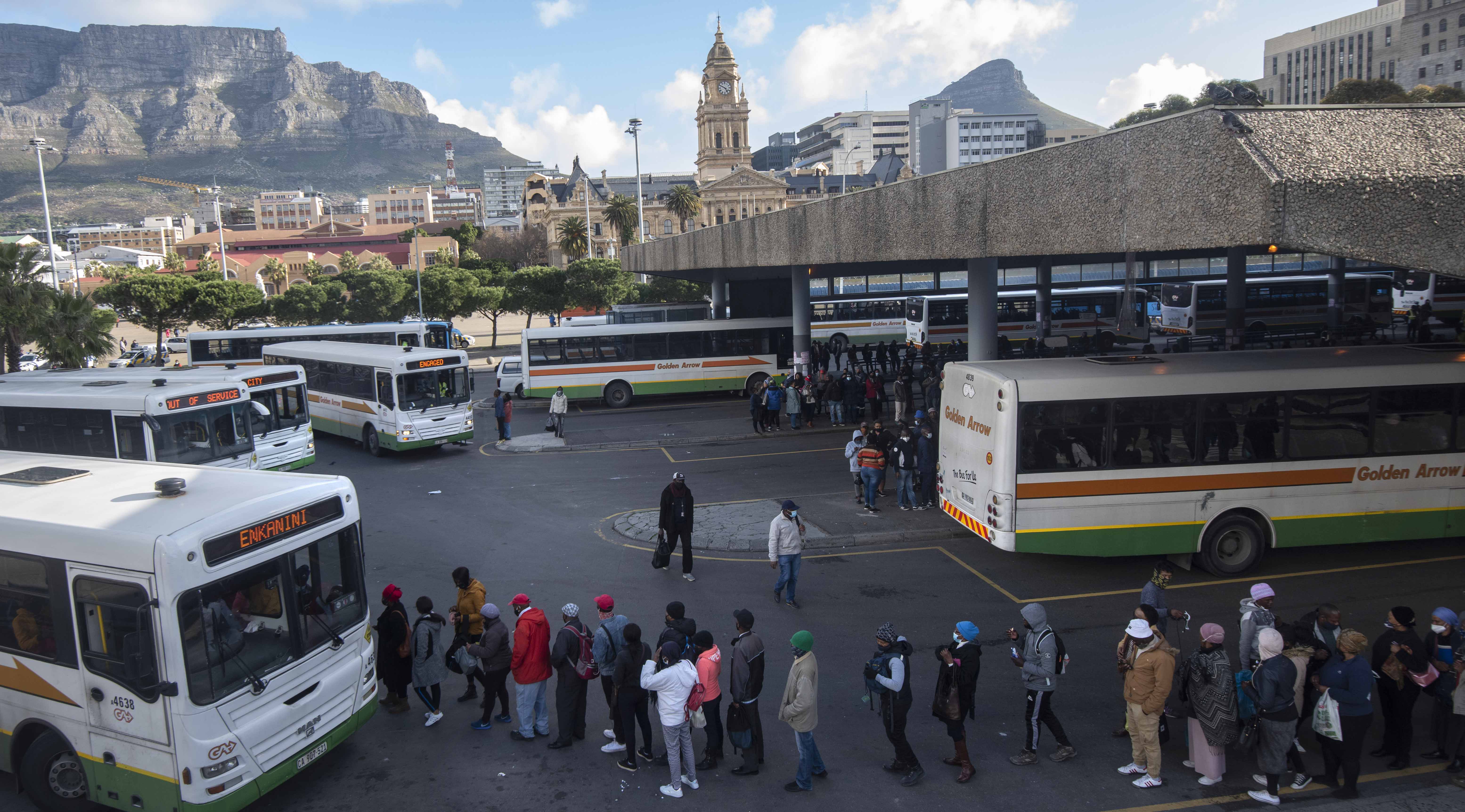 Incentive payments to taxi associations suspended in bid to quell minibus transport war