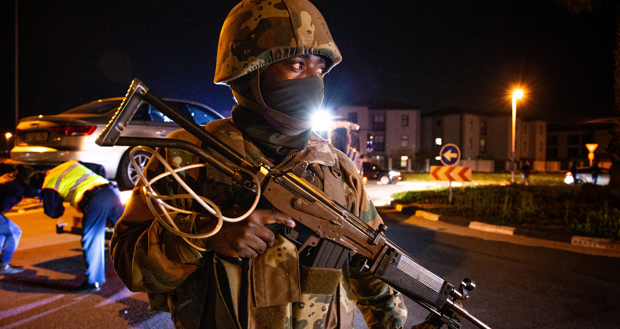 Members of SAPS and SANDF enforce lockdown regulations in Sea Point and Parklands