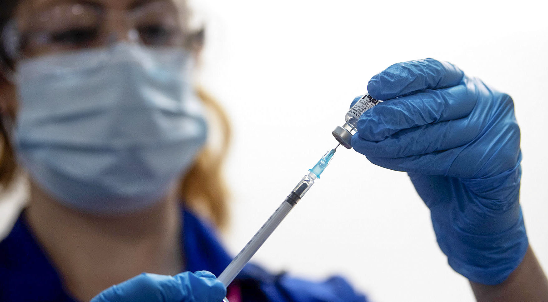 Survey shows 80% of South Africans want the jab — weekend vaccinations will speed up the momentum
