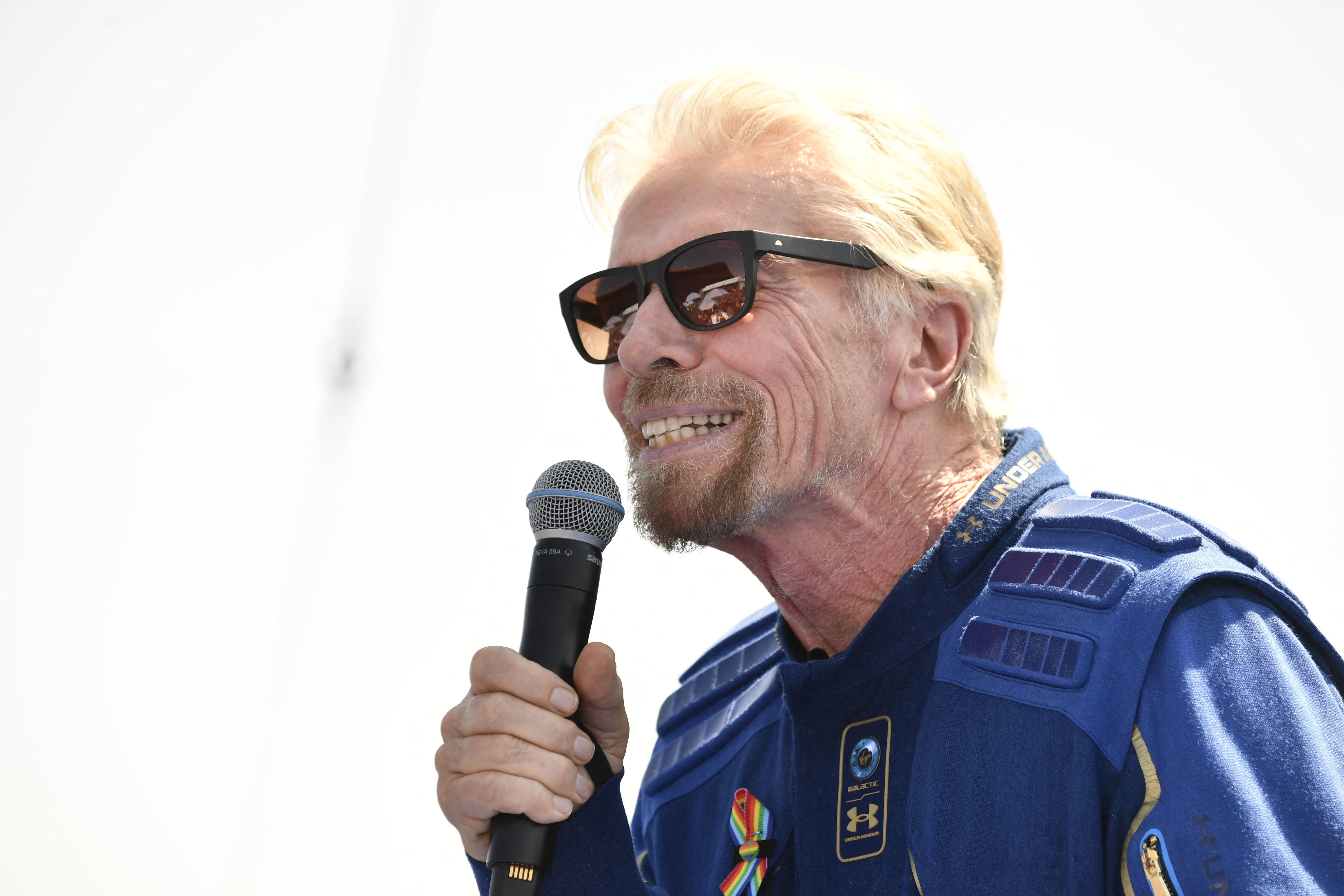 Musk-Branson Bromance on Full Display for Virgin Galactic Flight