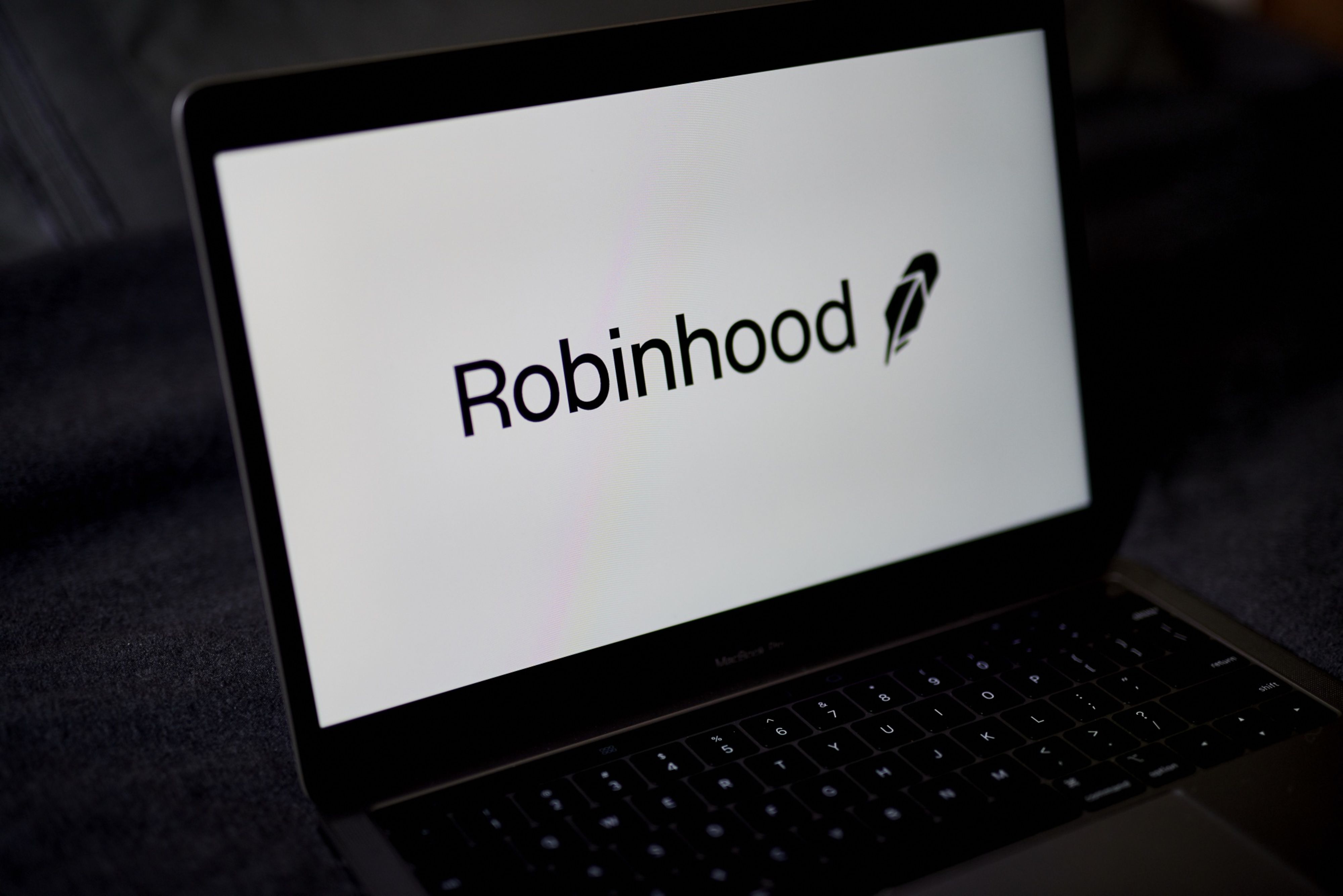 Robinhood Prices IPO at Bottom of Marketed Range