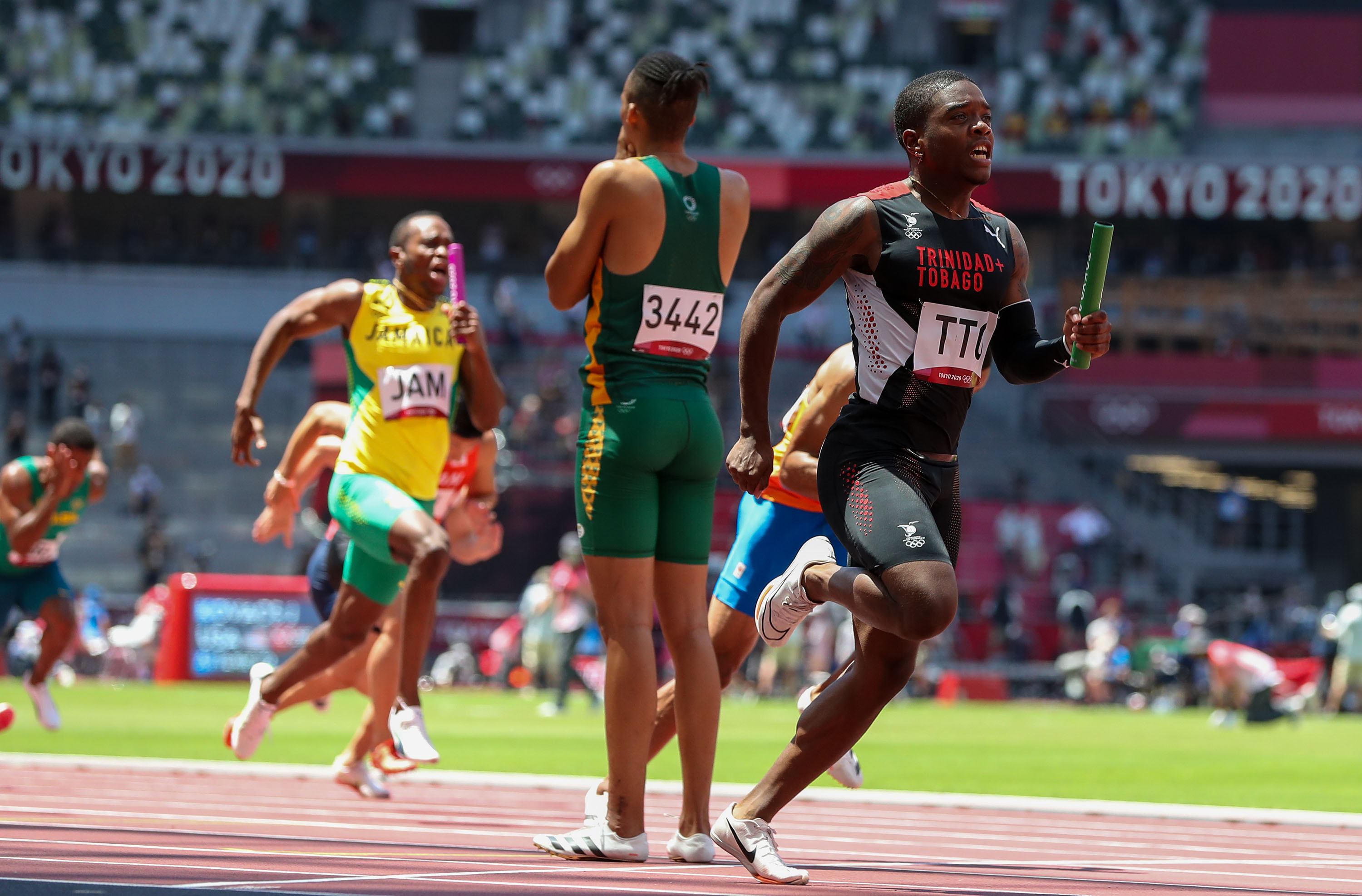 Bruised and batoned: USA and South Africa suffer shock exits in men’s 4x100m relay