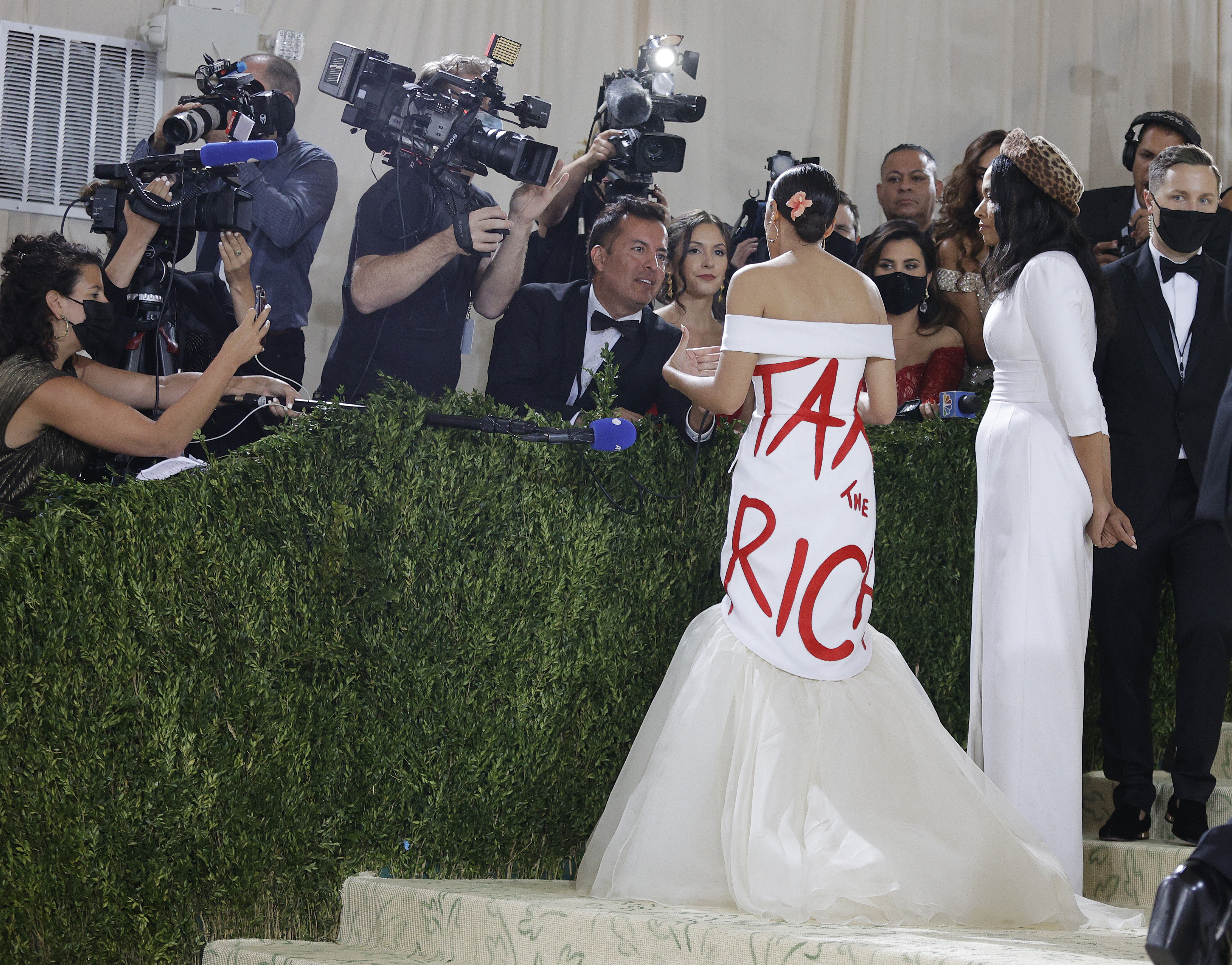 Met Gala 2021: Stars, socialites and Alexandria Ocasio-Cortez