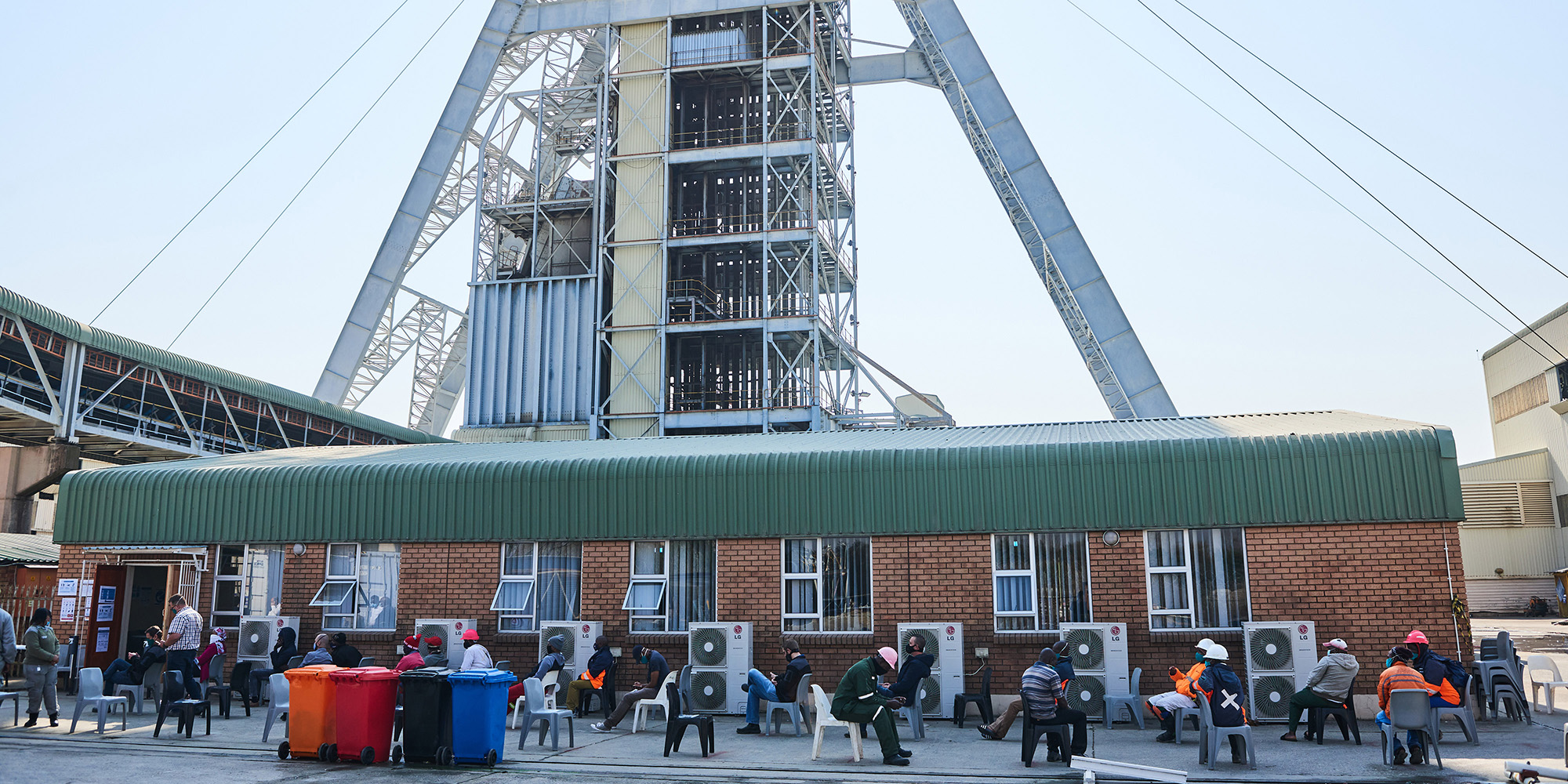 Mandatory vaccination at the workplace is a progressive workers’ demand