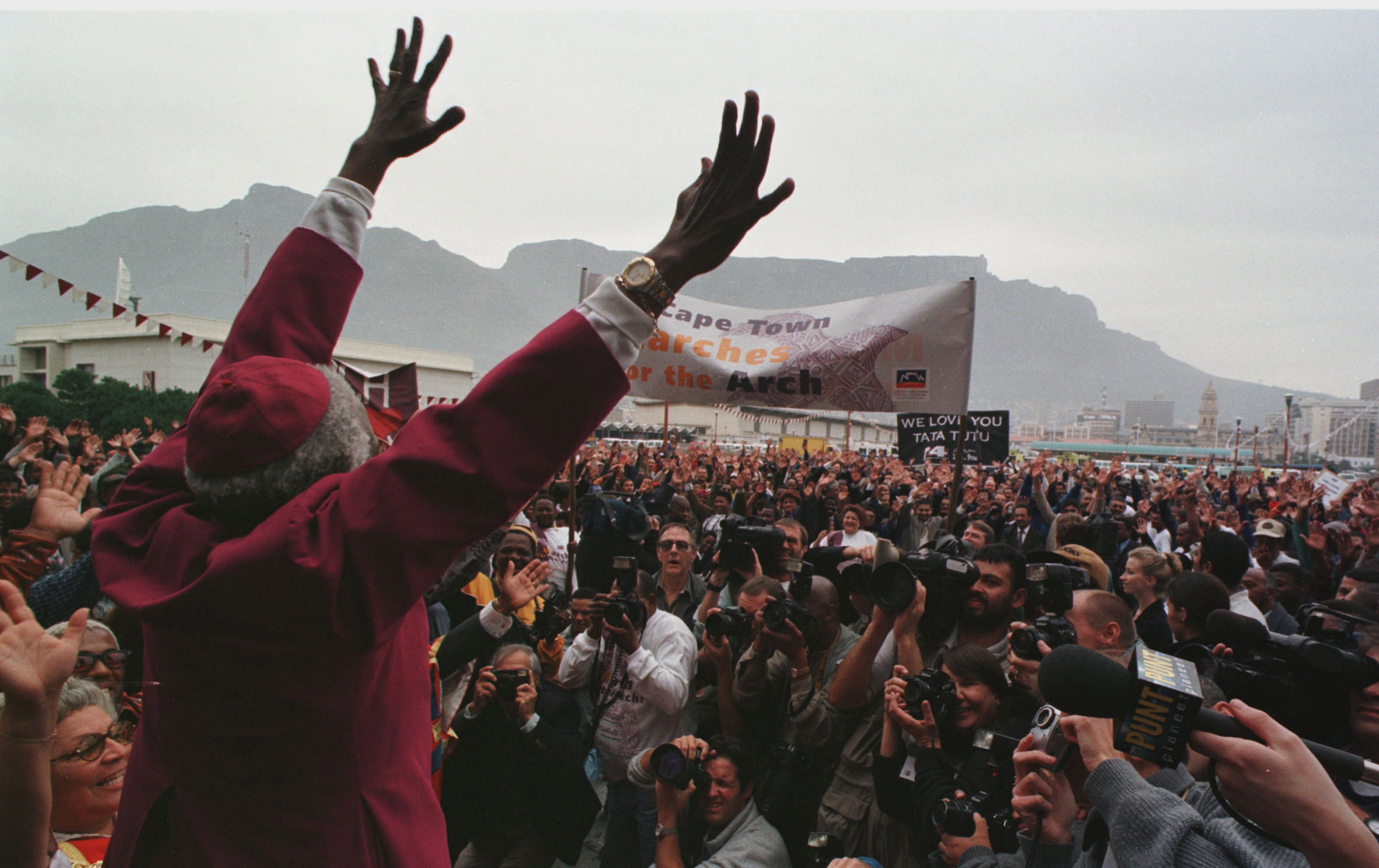 Table Mountain to turn purple in honour of the Arch, City of Cape Town provides condolence books for mourners