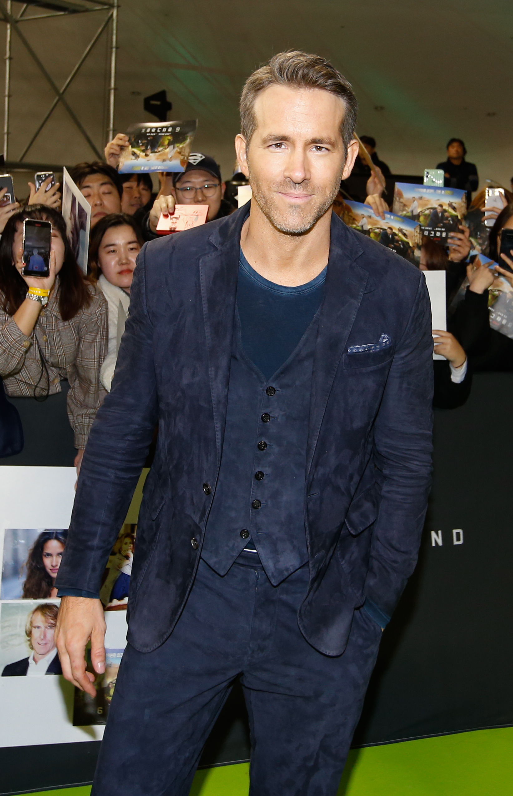 Ryan Reynolds meets with Gary Bettman about sale of Senators