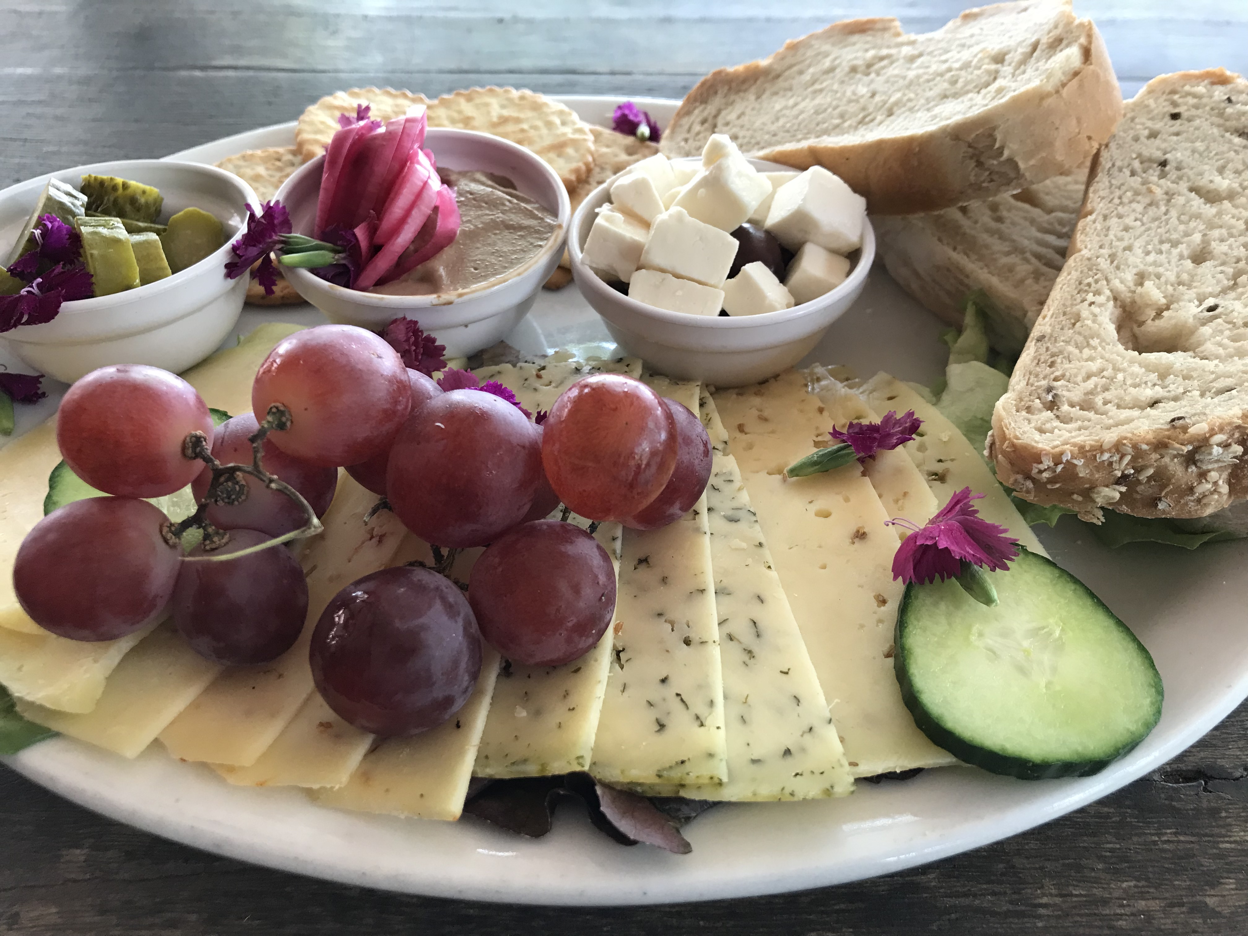 marie-lais - van gaalen - platter with nettle cheese