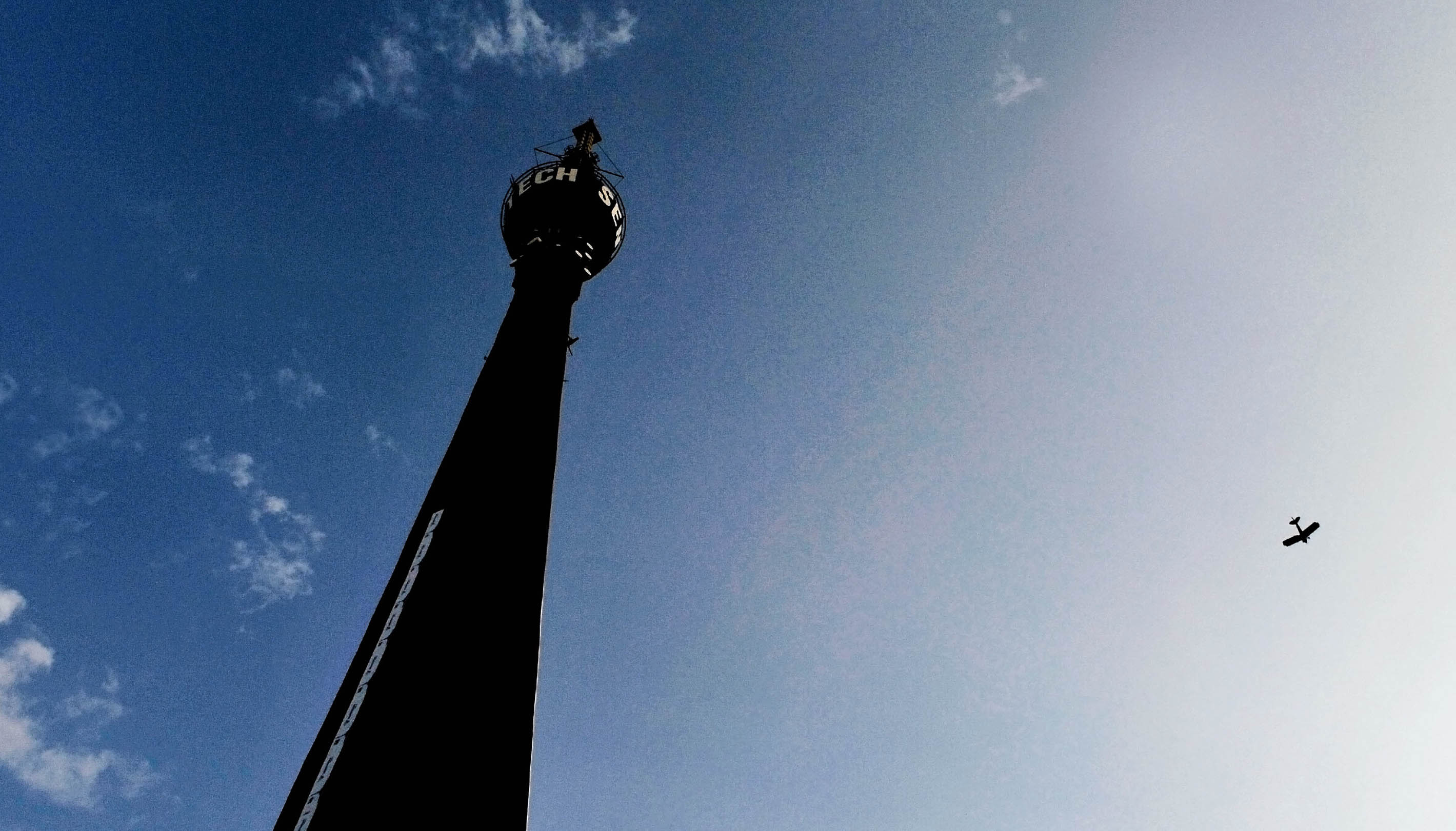 Possible internet slowdown averted as Icasa appeases mobile operators on spectrum