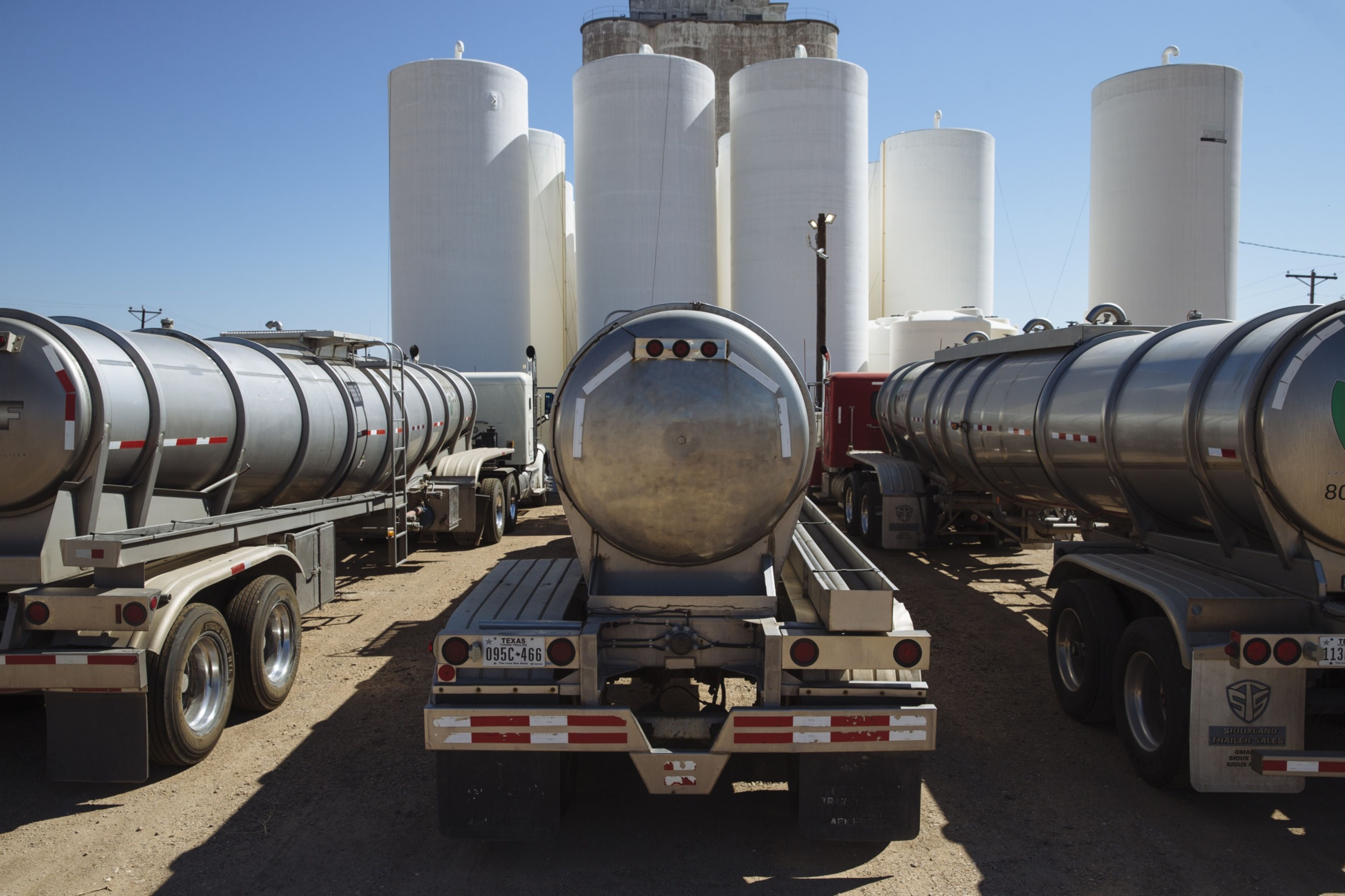 U.S. Oil Industry Prioritizes Output Over Debt