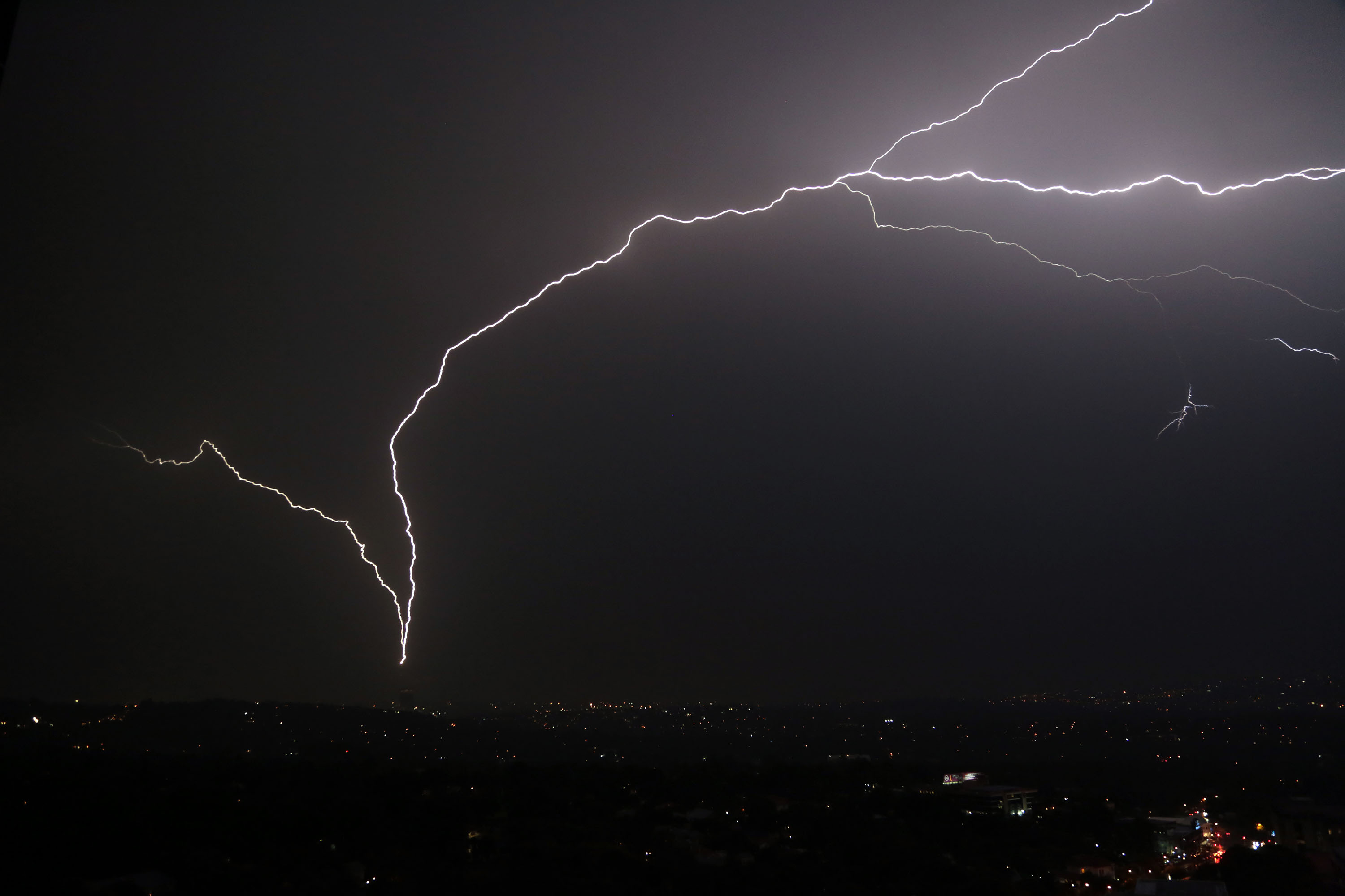 Catching lightning in a bottle — how study of a natural phenomenon could aid pathologists in criminal investigations