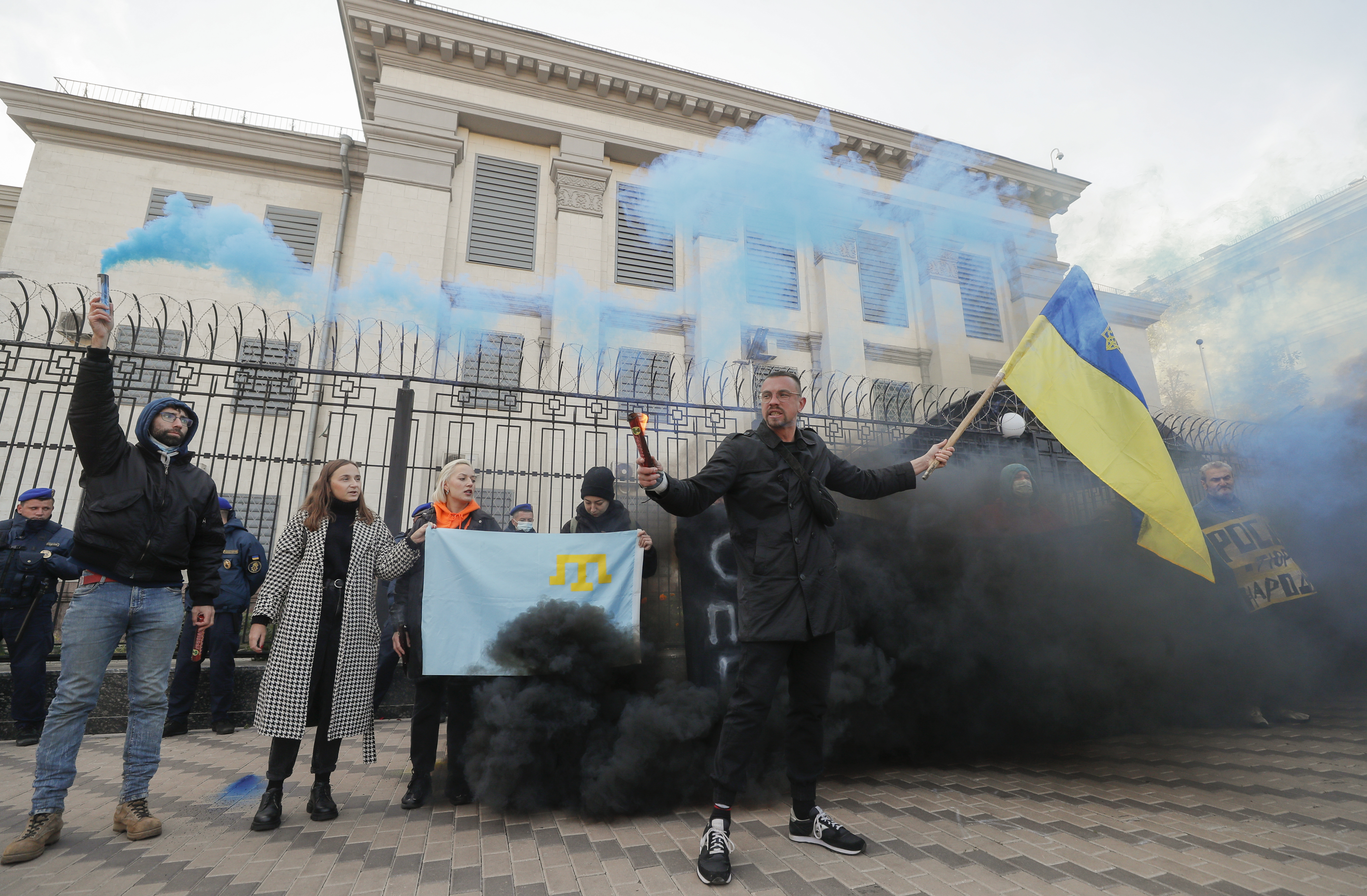 Ukrainian human rights activists rally in solidarity with Ukrainian political prisoners in Russia